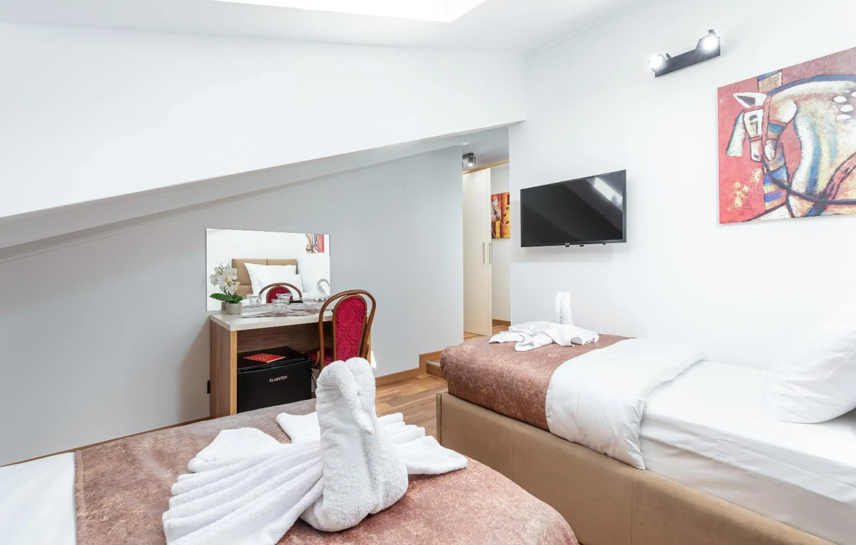 Small Double Room - Attic in Hotel Dua Residence Small Double Room - Attic in Hotel Dua Residence