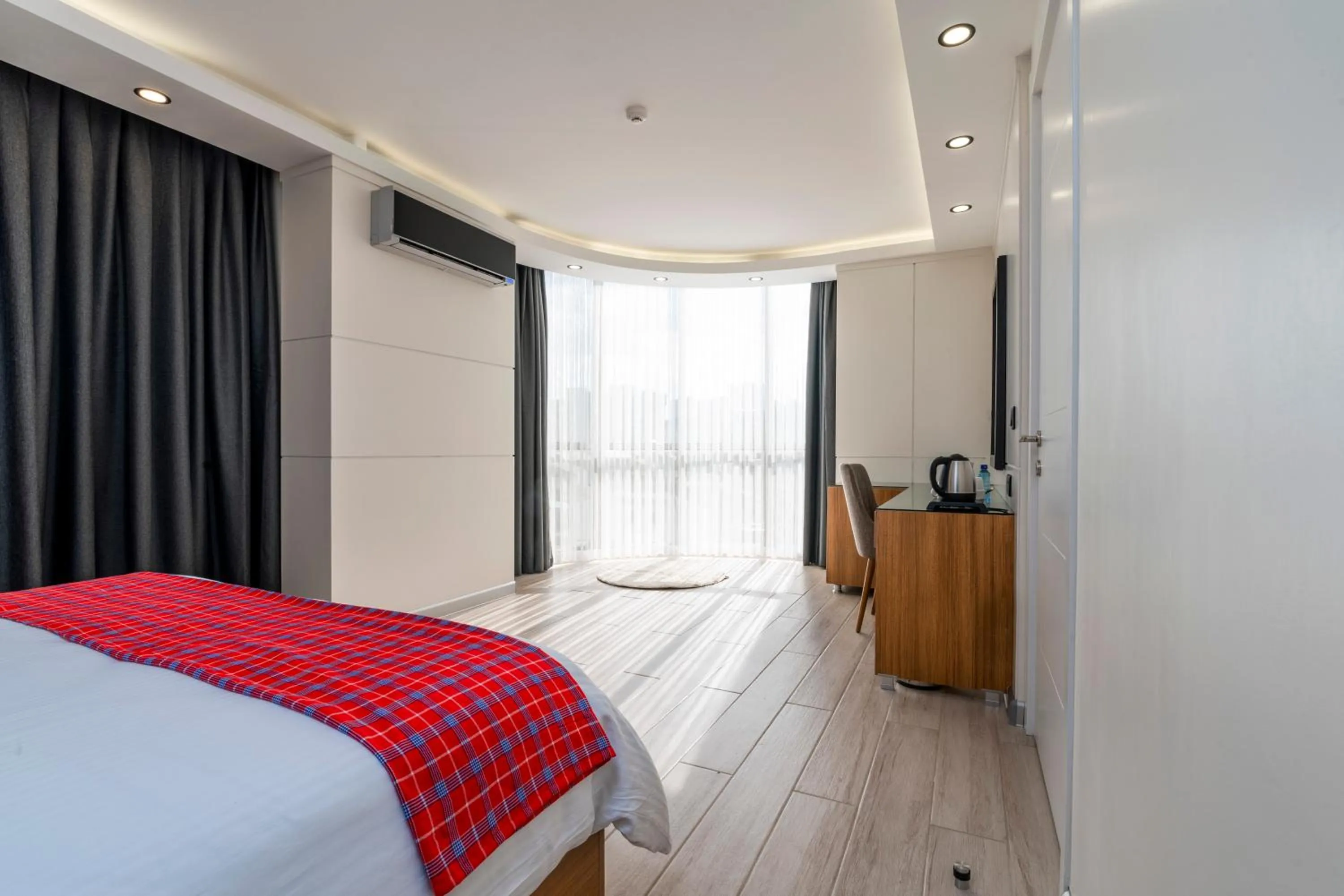 Bedroom, Bed in MAA Hotel and Suites - Hurlingham, Nairobi