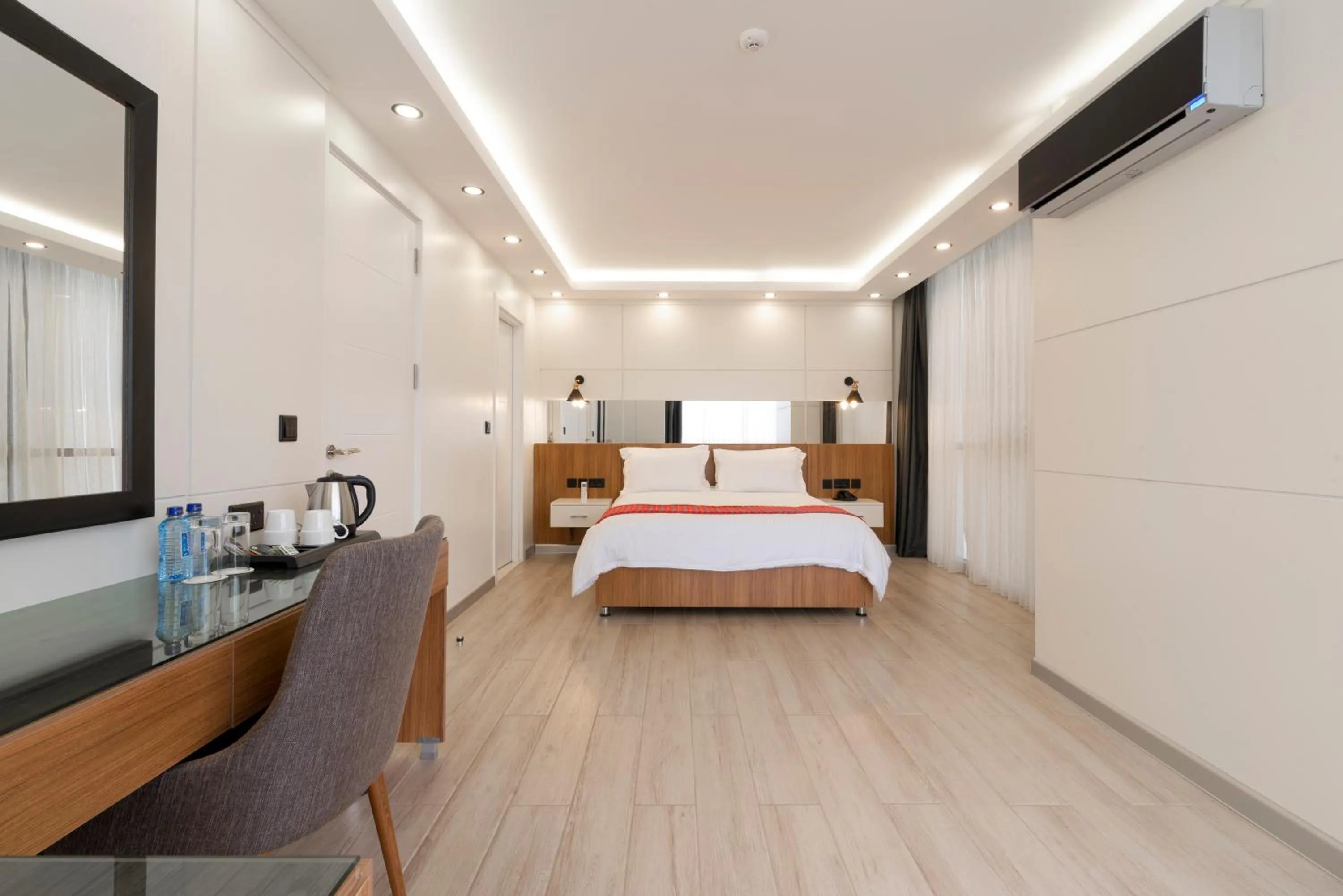 Bedroom, Bed in MAA Hotel and Suites - Hurlingham, Nairobi