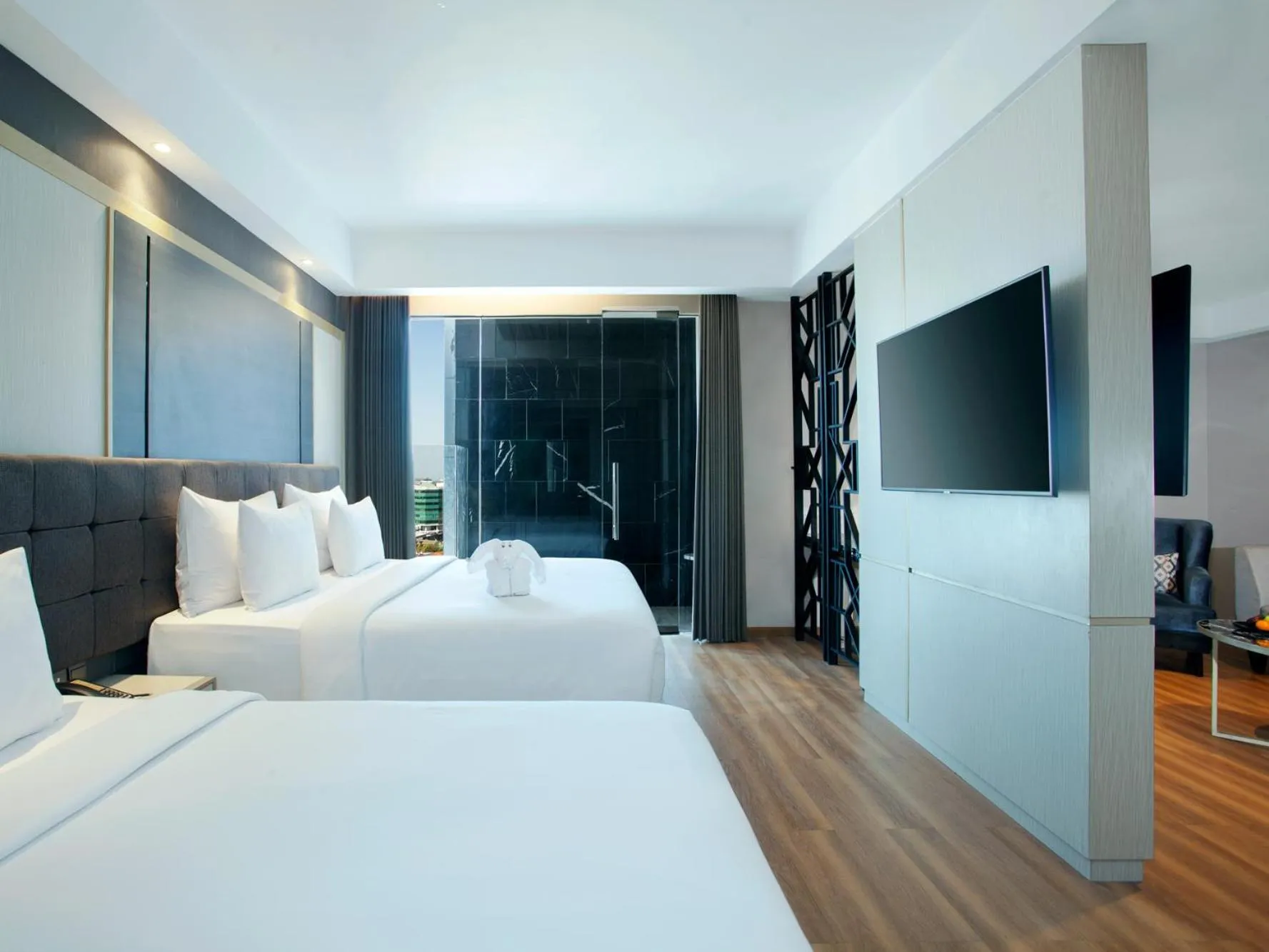 Bedroom, Bed in Platinum Hotel Tunjungan Surabaya