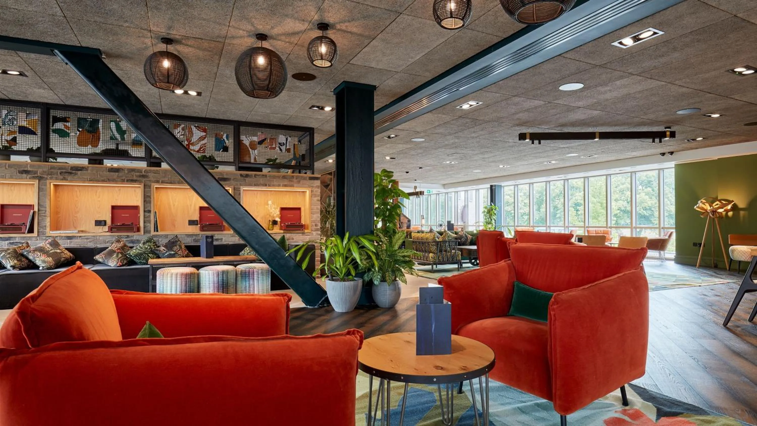 Lounge or bar in voco Leicester by IHG