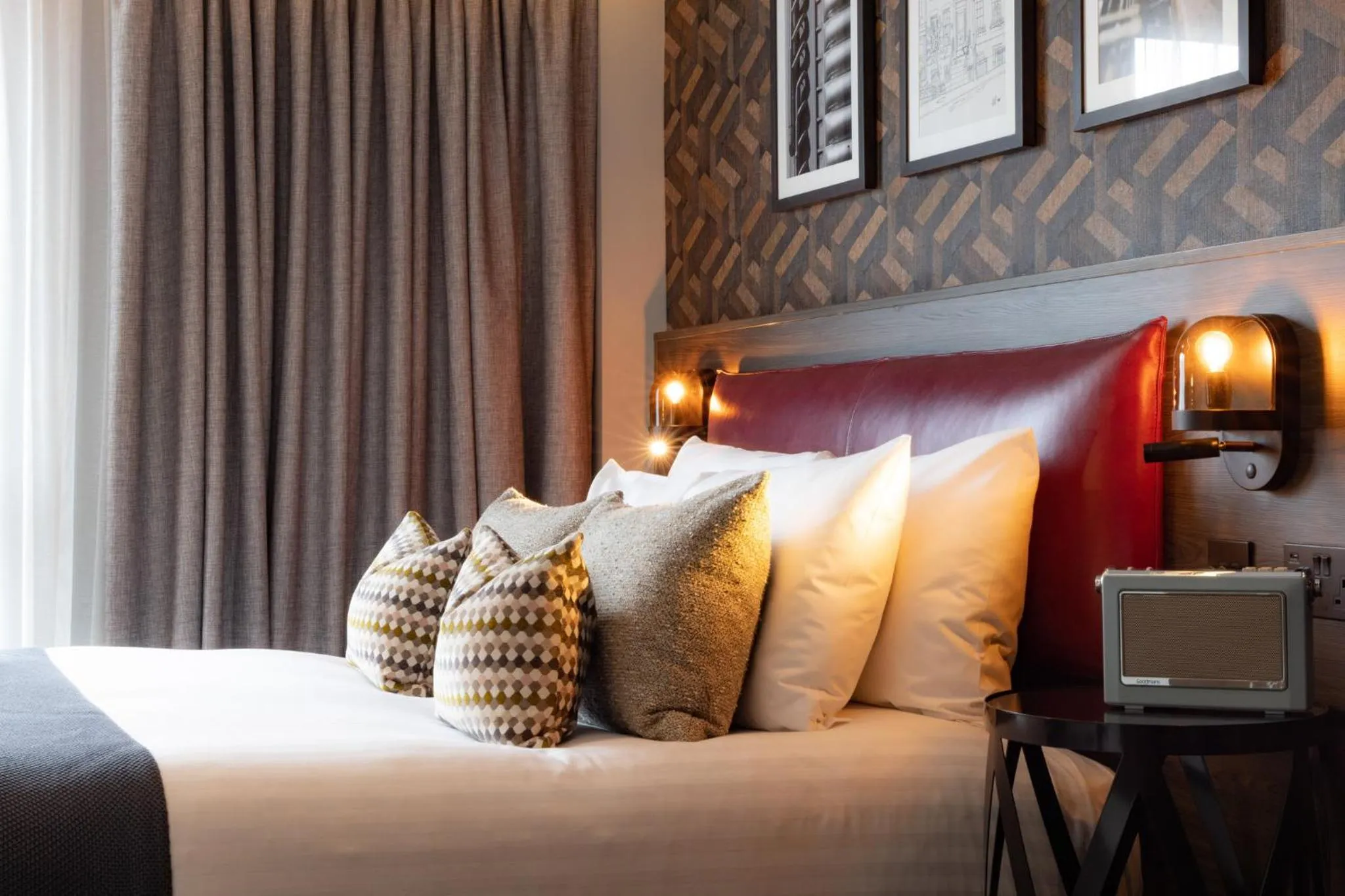 Photo of the whole room, Bed in voco Leicester by IHG