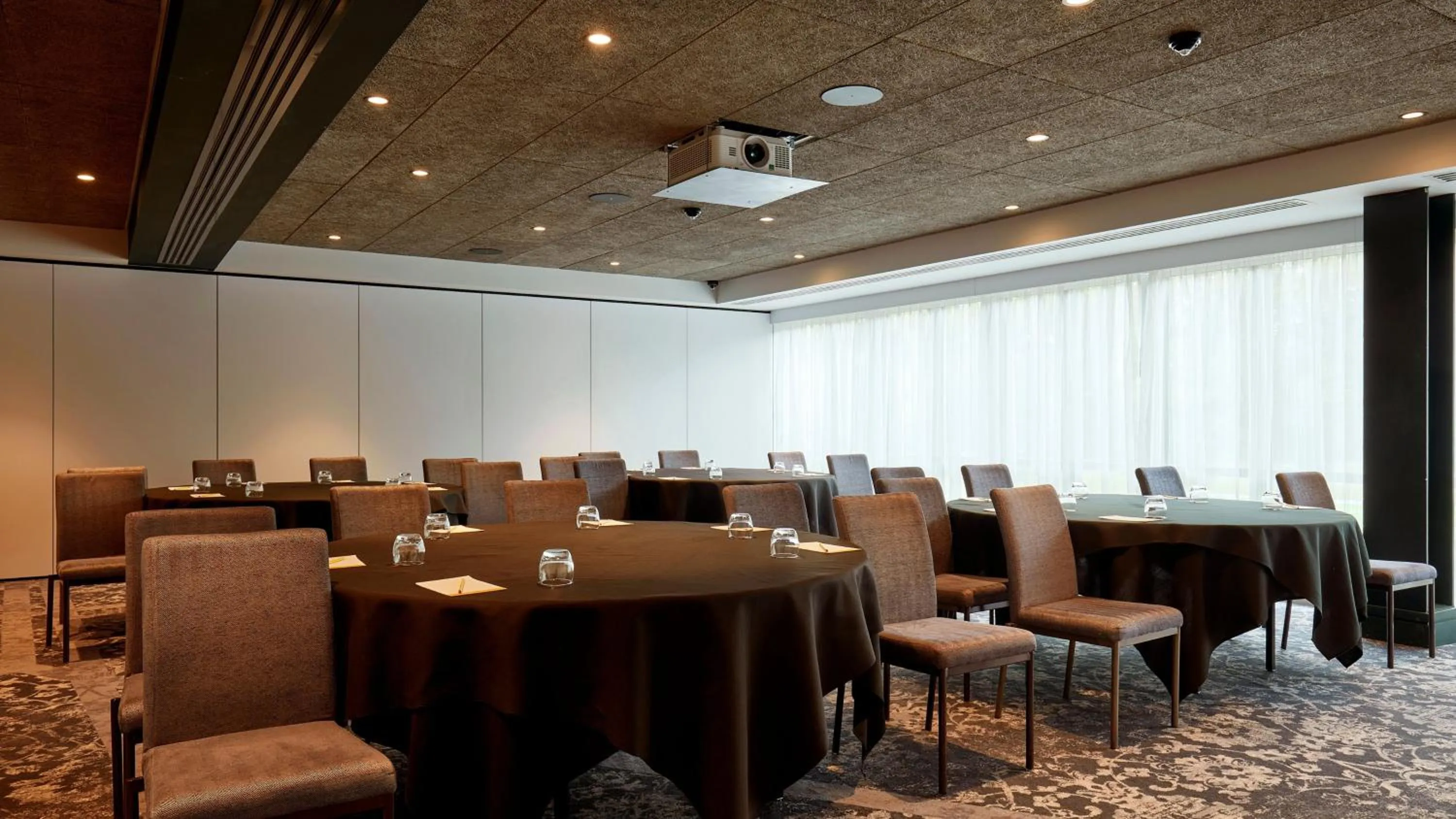 Meeting/conference room in voco Leicester by IHG