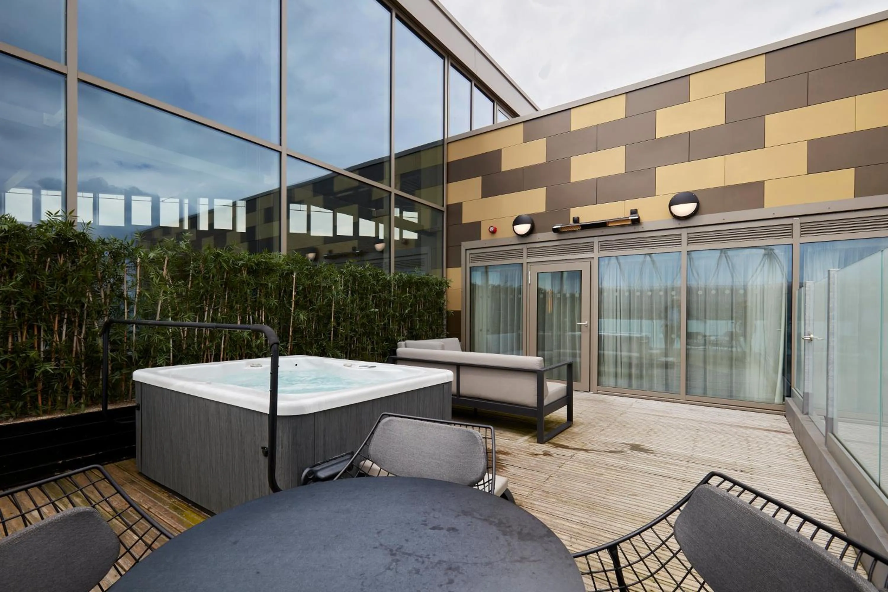 Photo of the whole room in voco Leicester by IHG