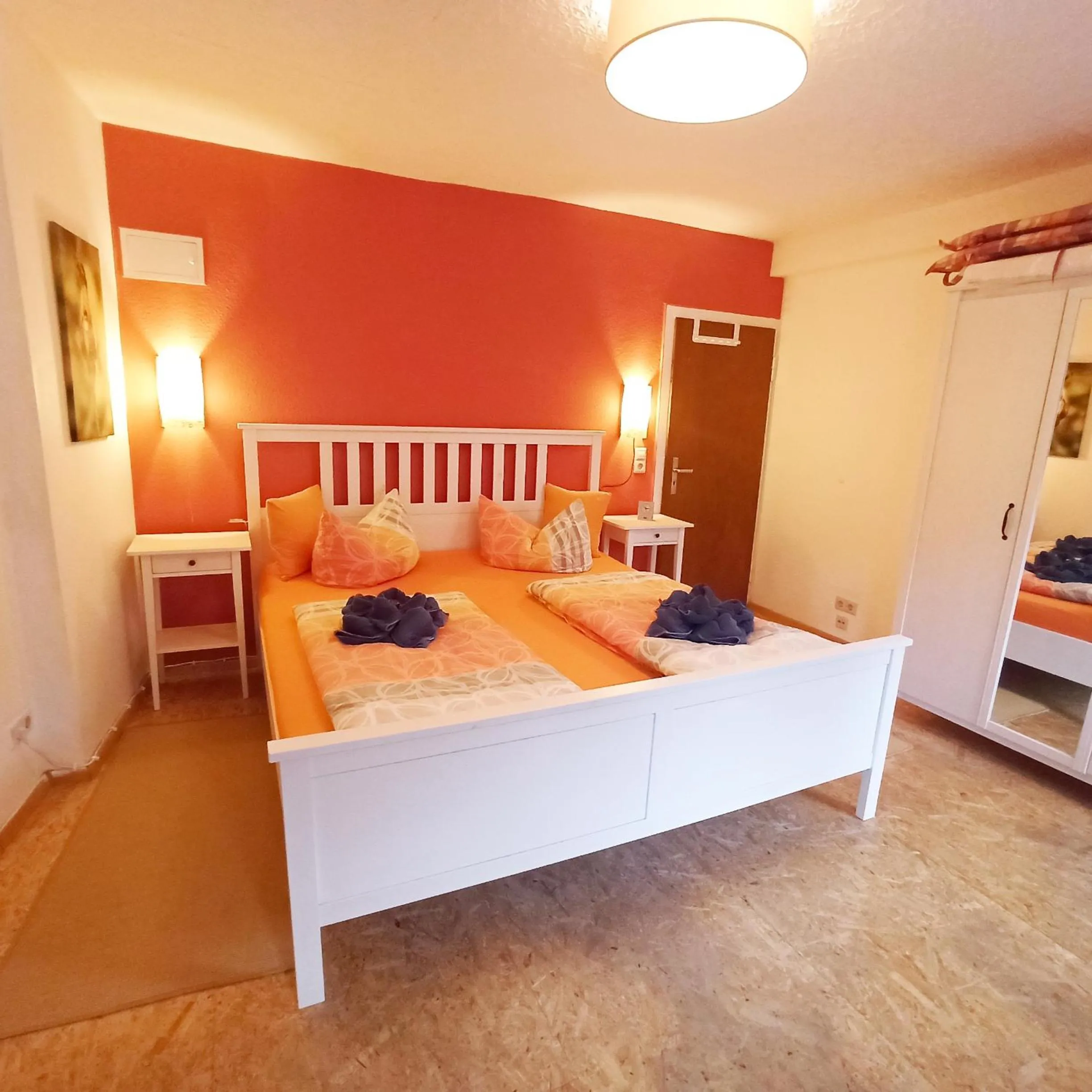 Bed in 2 Bed Apt Sleeps 5 - Rooftop Terrace Wifi