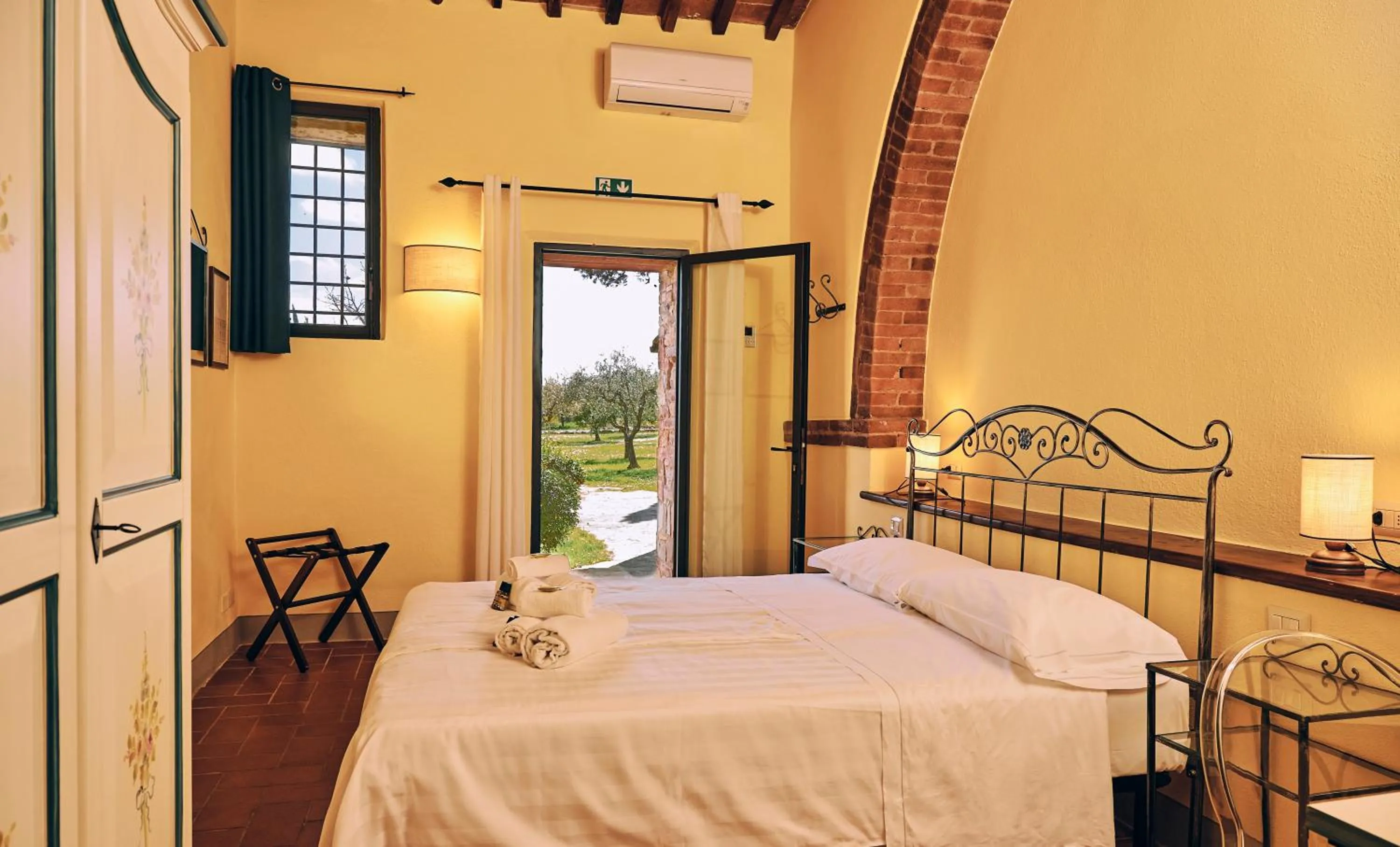 Comfort Double Room in Agriturismo San Sano