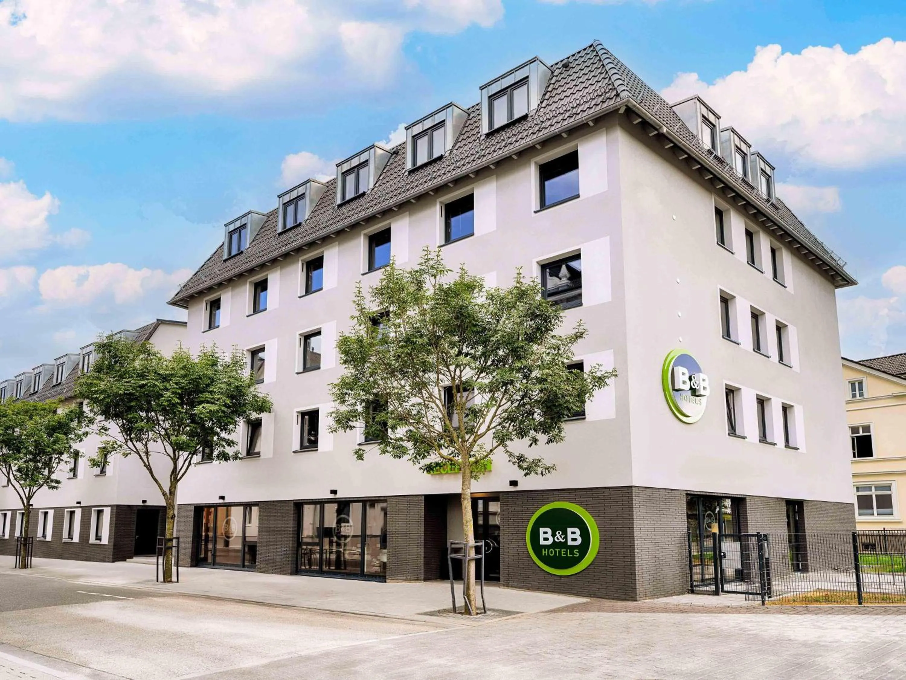 Property building in B&B HOTEL Gießen-City