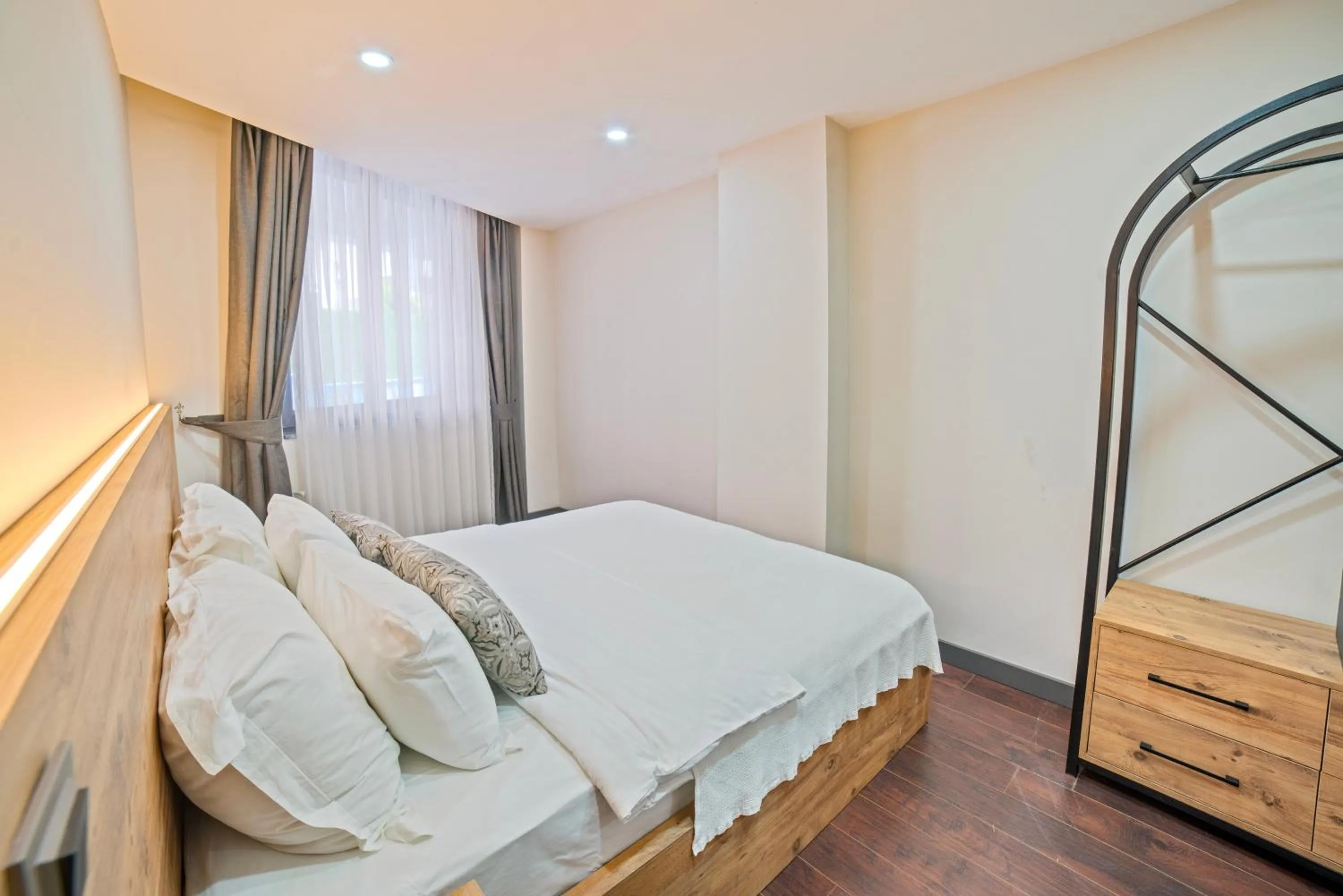 Bedroom, Bed in City Moonlight Apart Hotel