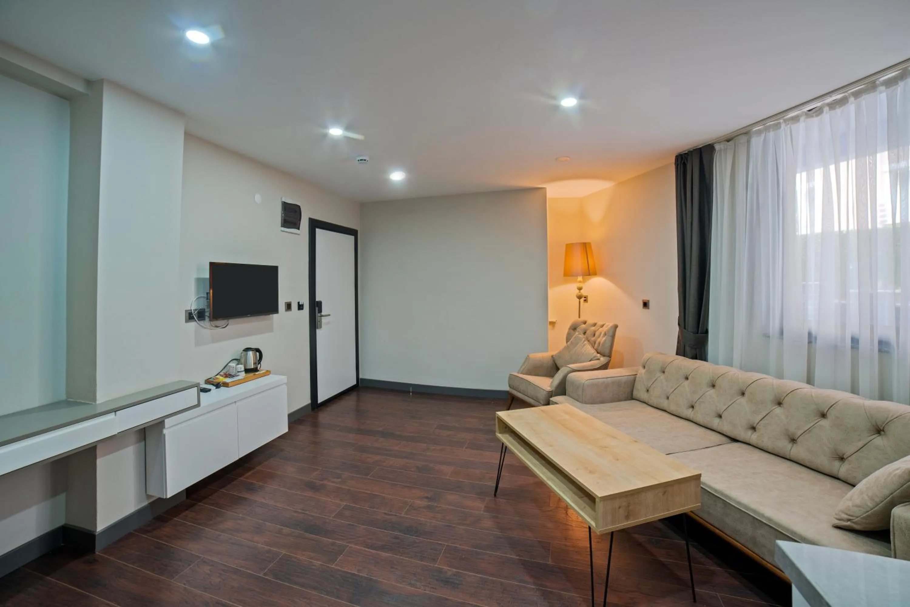 TV and multimedia in City Moonlight Apart Hotel