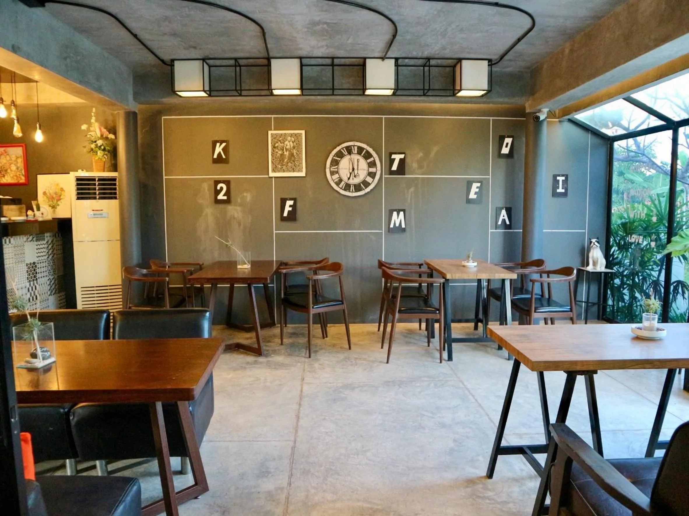 Restaurant/places to eat in Z&Z Resort