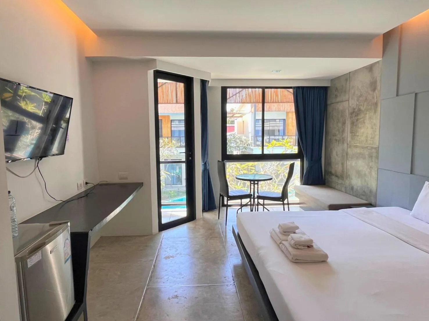 Property building, Bed in Z&Z Resort