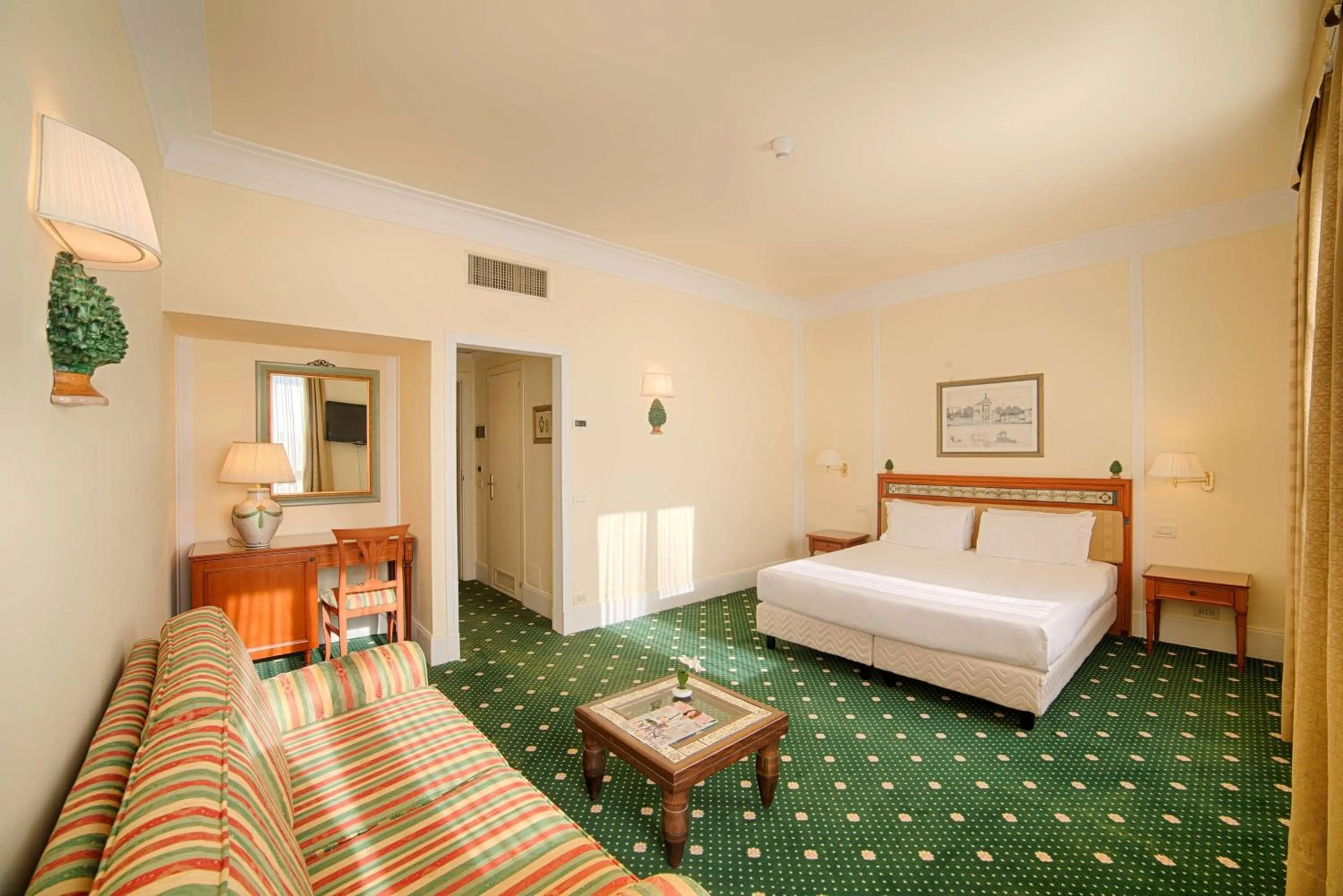 Photo of the whole room, Bed in NH Caltagirone Villa San Mauro