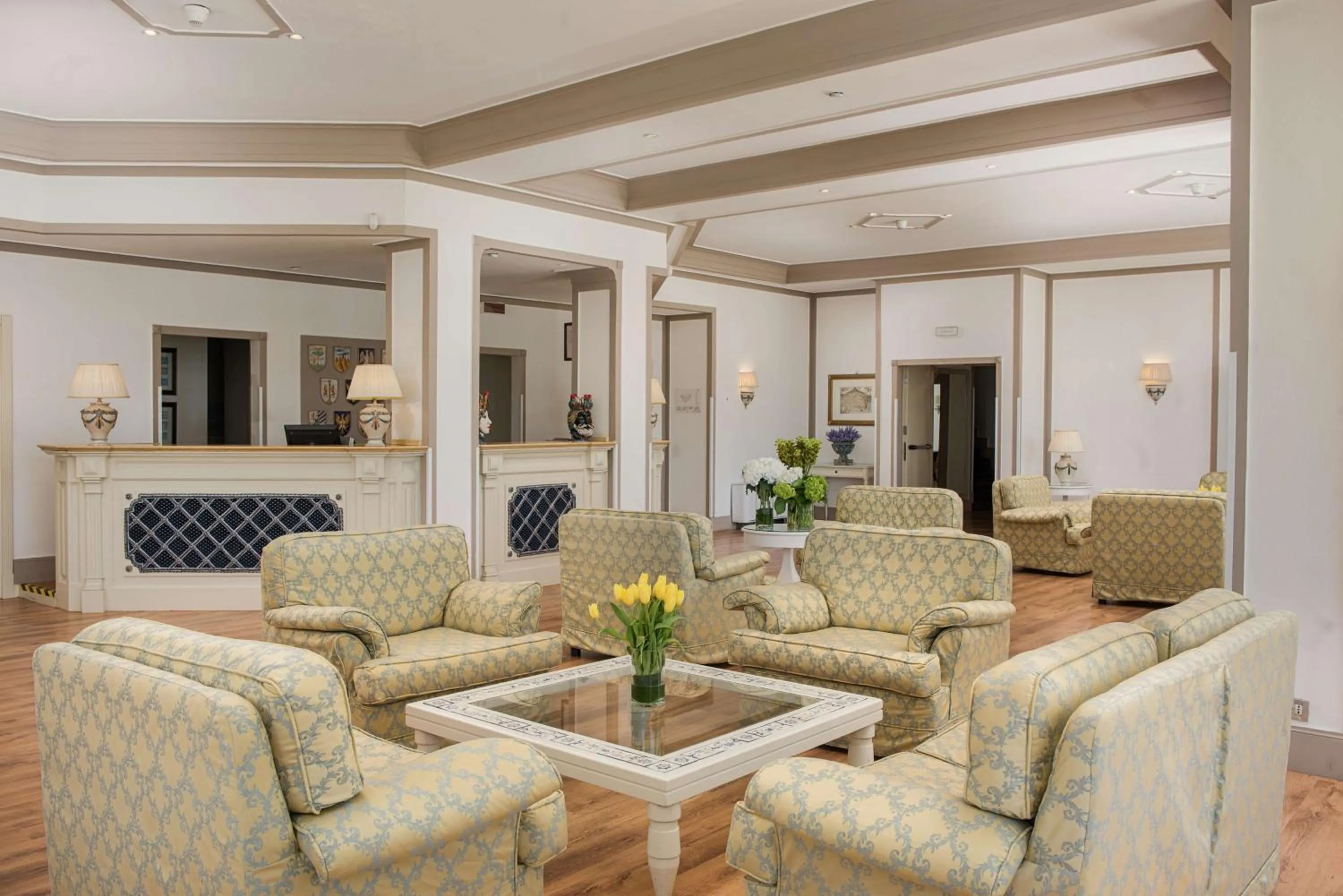 Lobby or reception in NH Caltagirone Villa San Mauro