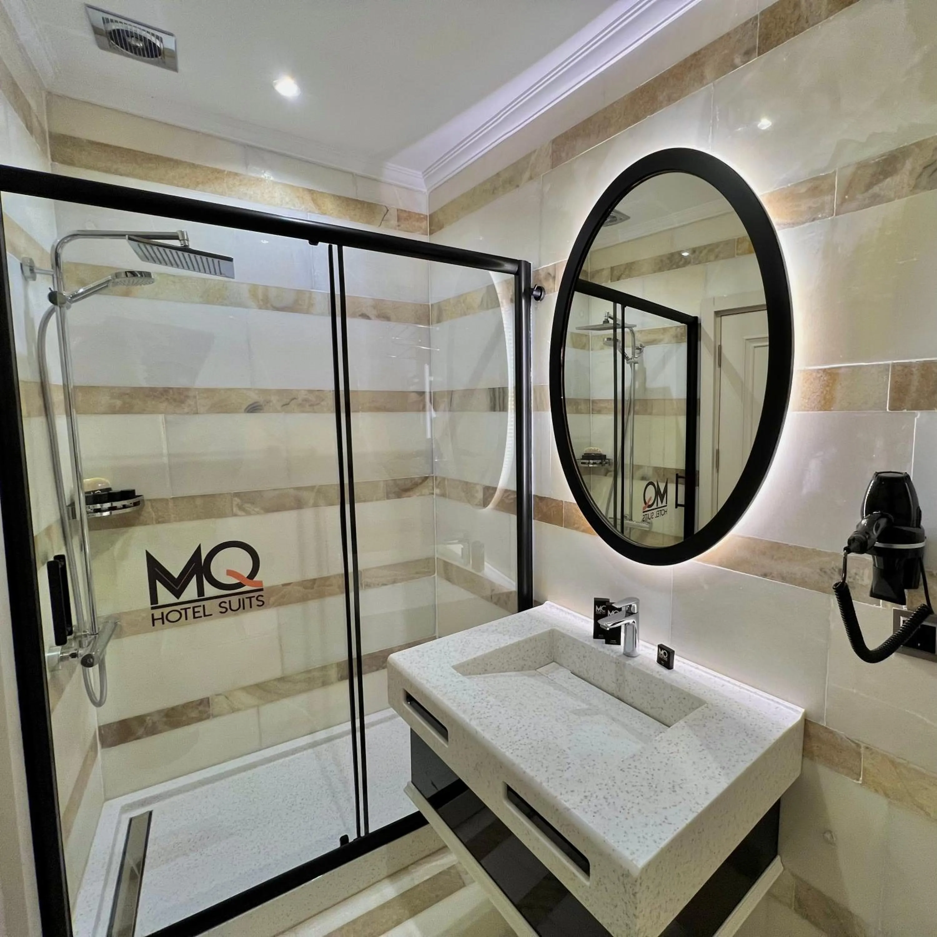 Bathroom in MQ Hotel Suites & SPA