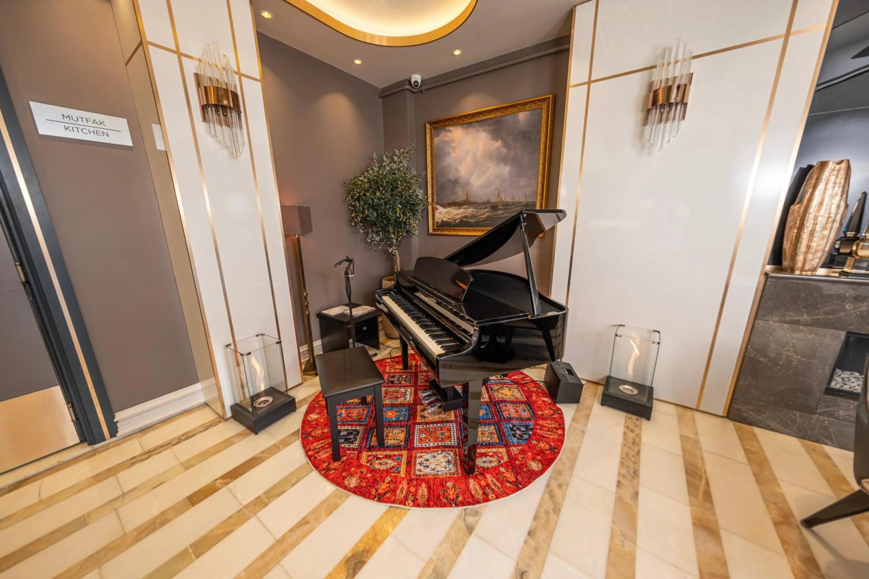 MQ Hotel Suites & SPA