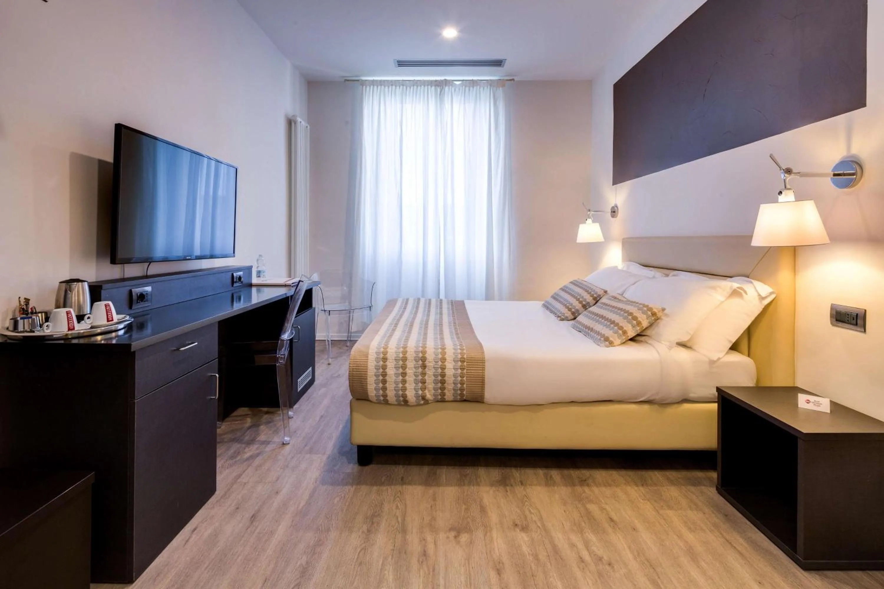 Photo of the whole room, Bed in Best Western Plus Royal Superga Hotel