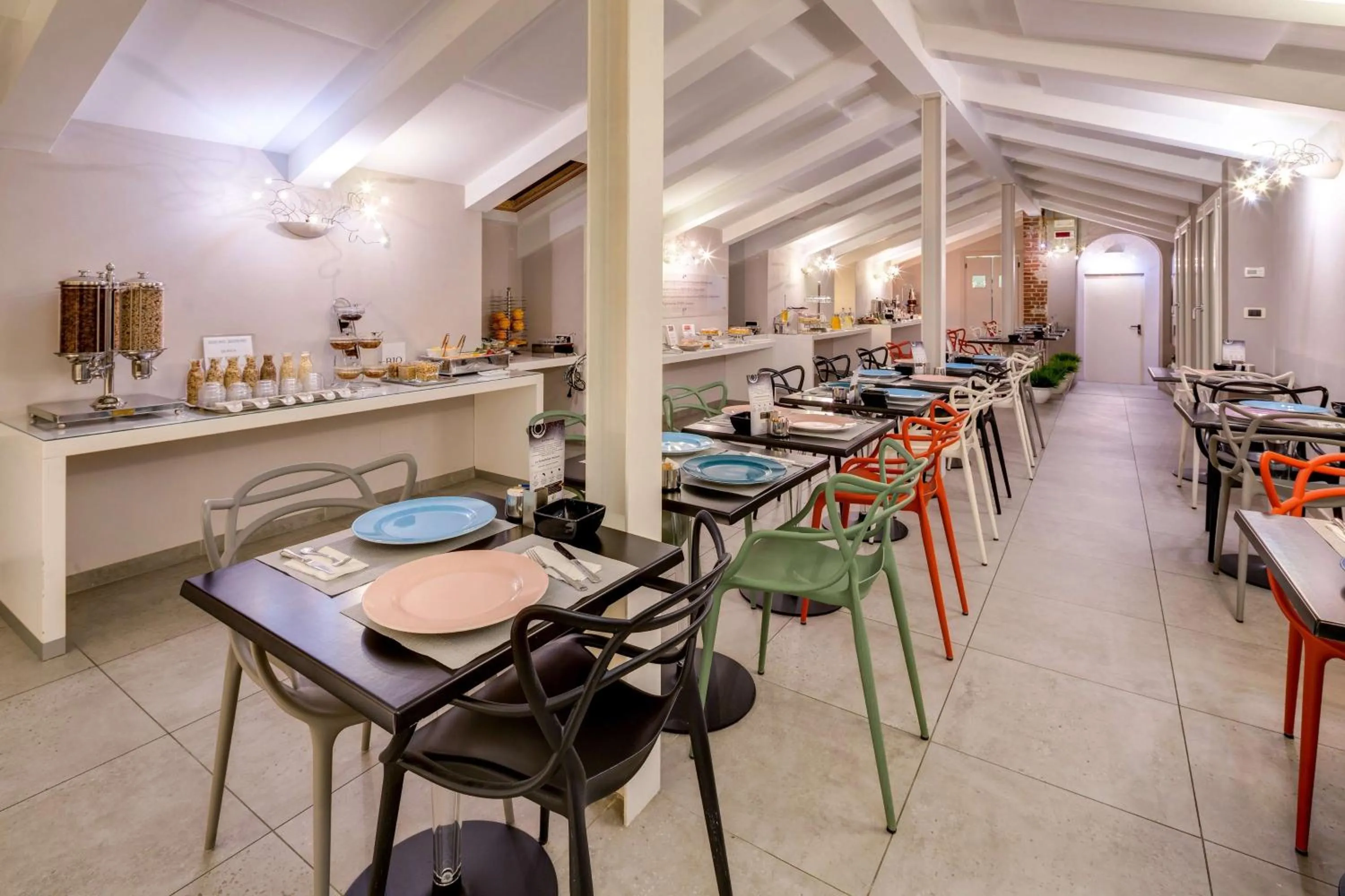 Restaurant/places to eat in Best Western Plus Royal Superga Hotel