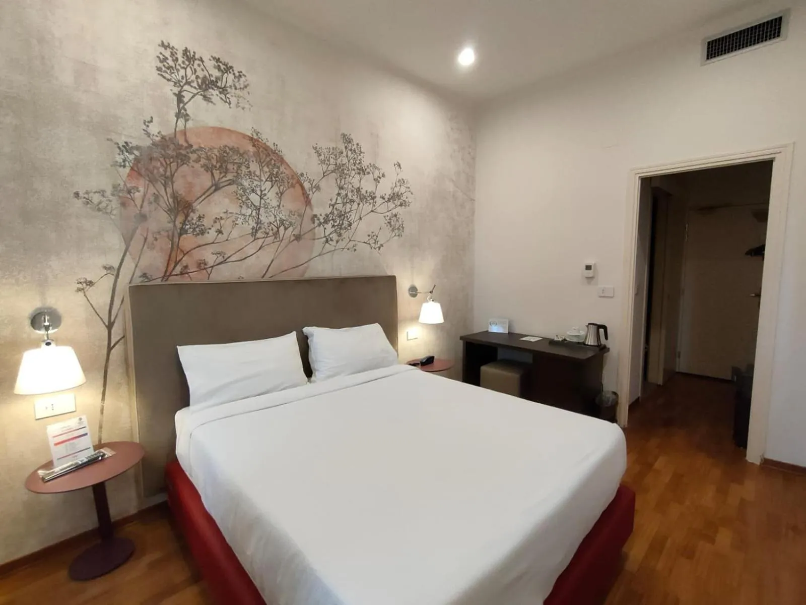 Bedroom, Bed in Best Western Plus Royal Superga Hotel