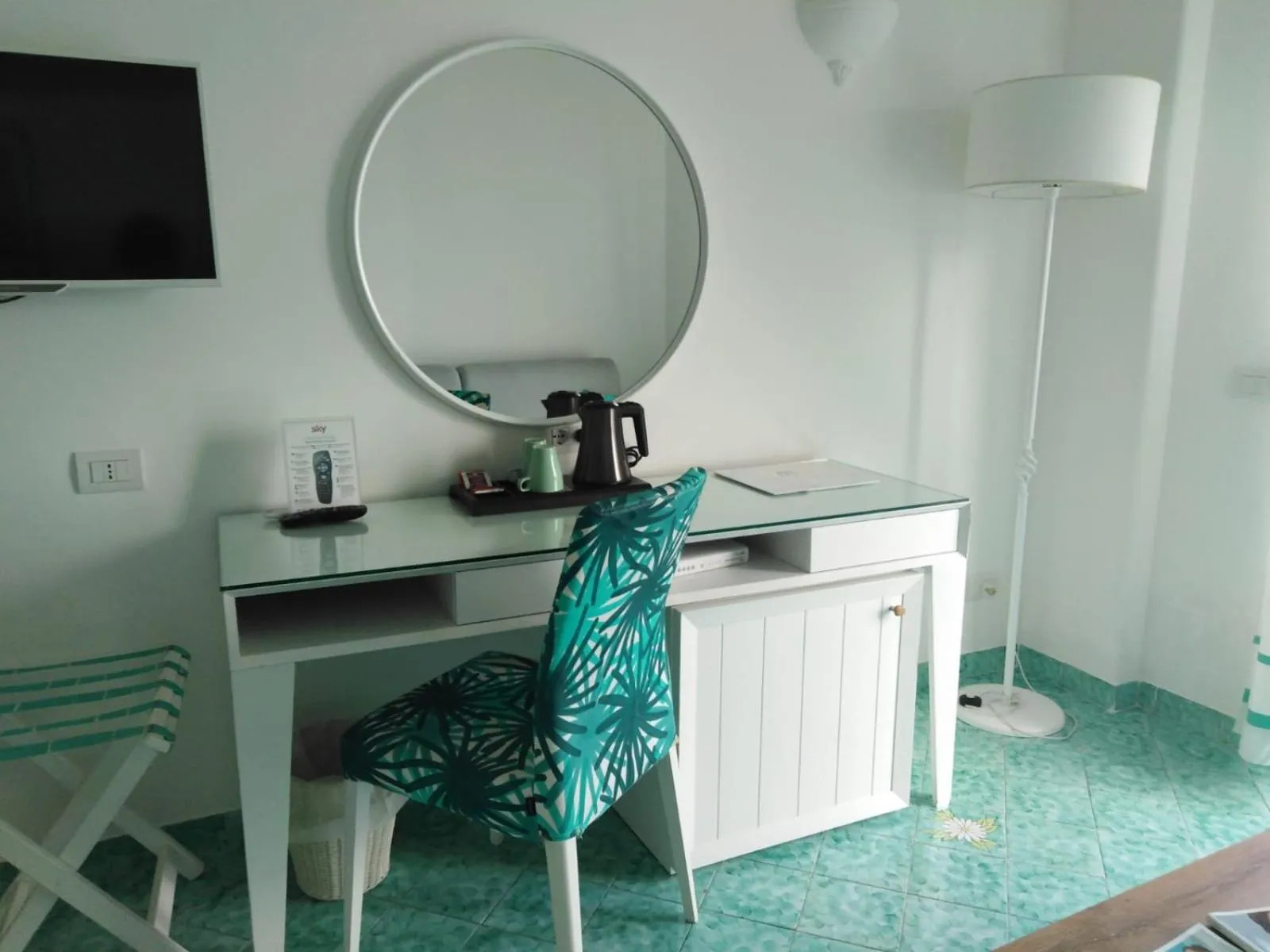 TV and multimedia in Relais Maresca Luxury Small Hotel & Terrace Restaurant