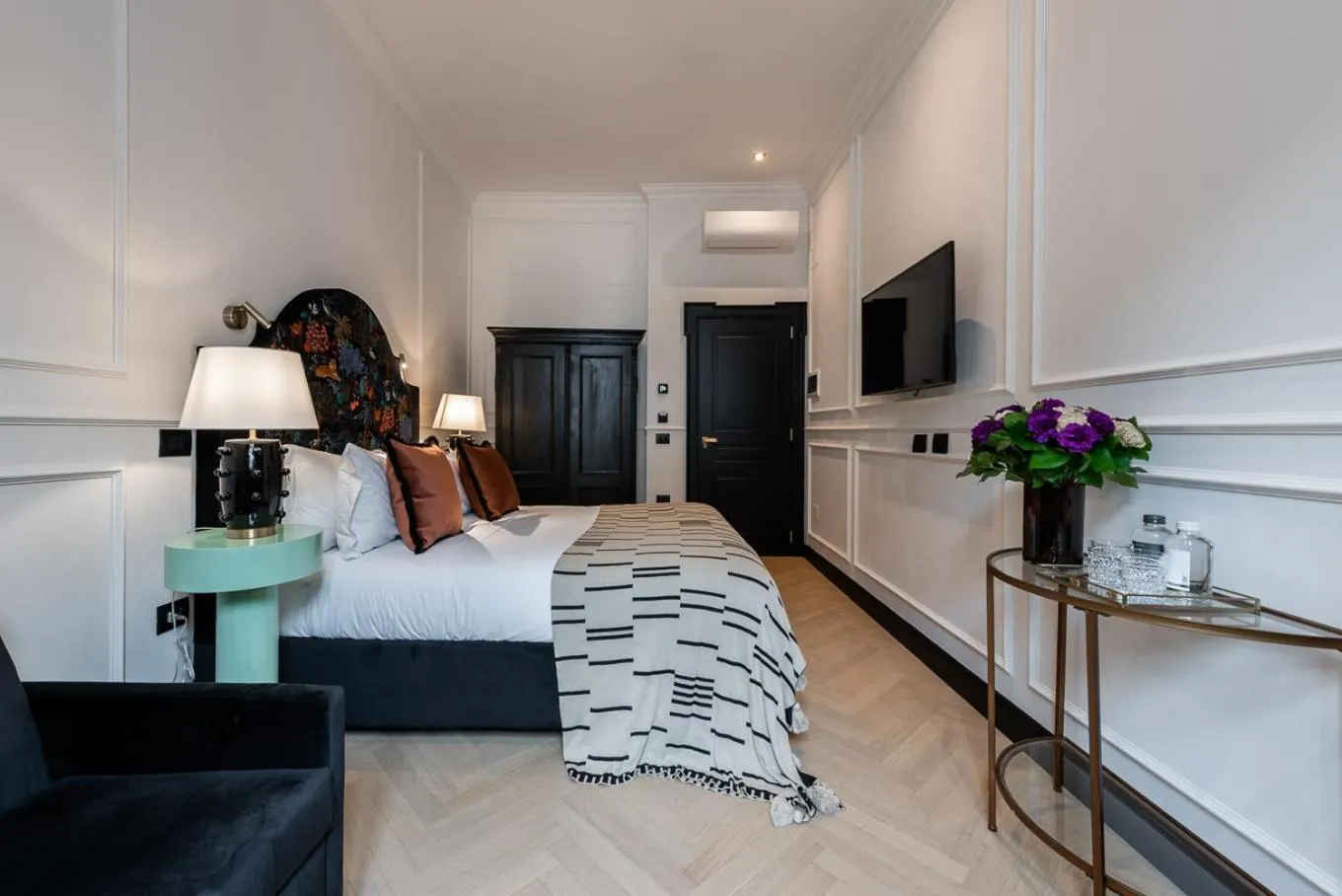 Photo of the whole room, Bed in The Couper Sant'Andrea