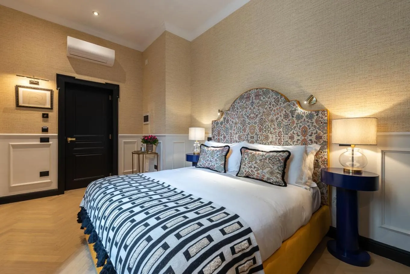 Photo of the whole room, Bed in The Couper Sant'Andrea