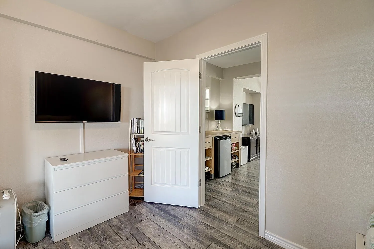 Other in It Is Fine LCV26 Pet Friendly