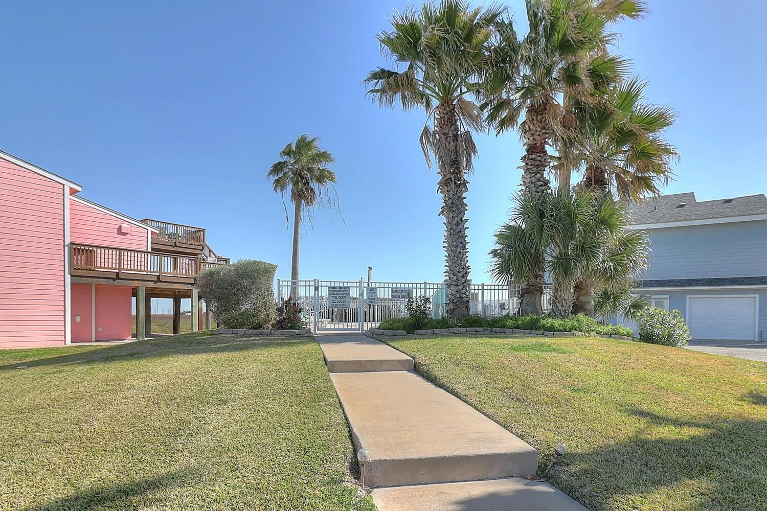 Other in It Is Fine LCV26 Pet Friendly