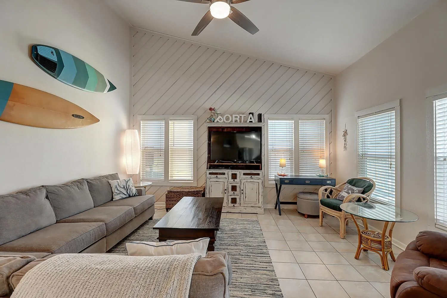 Other in It Is Fine LCV26 Pet Friendly