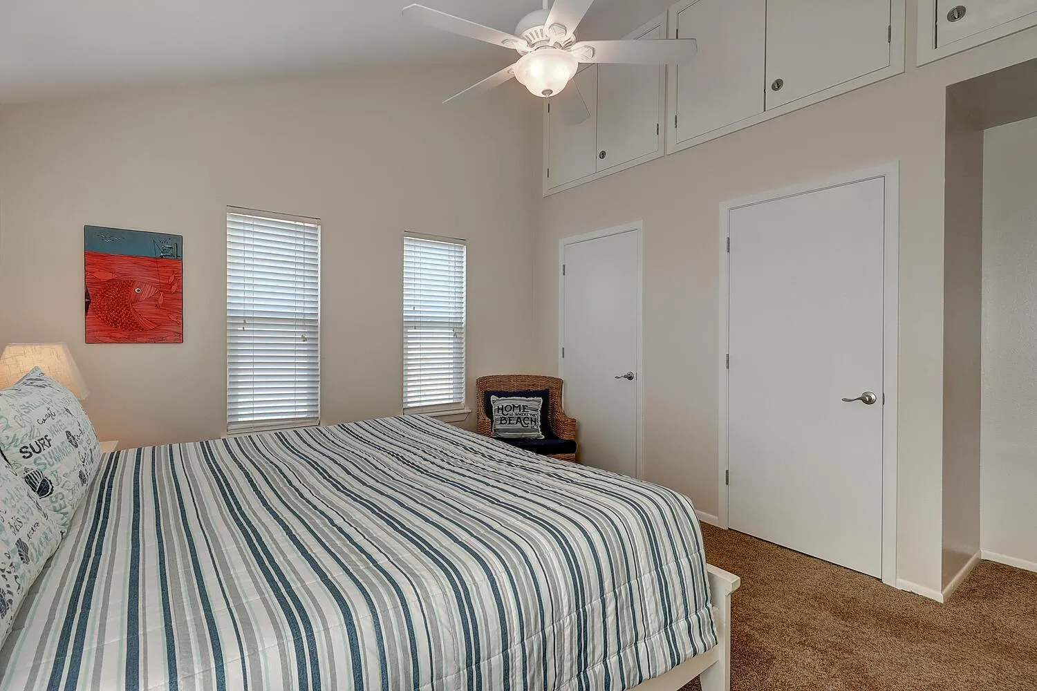 Other, Bed in It Is Fine LCV26 Pet Friendly