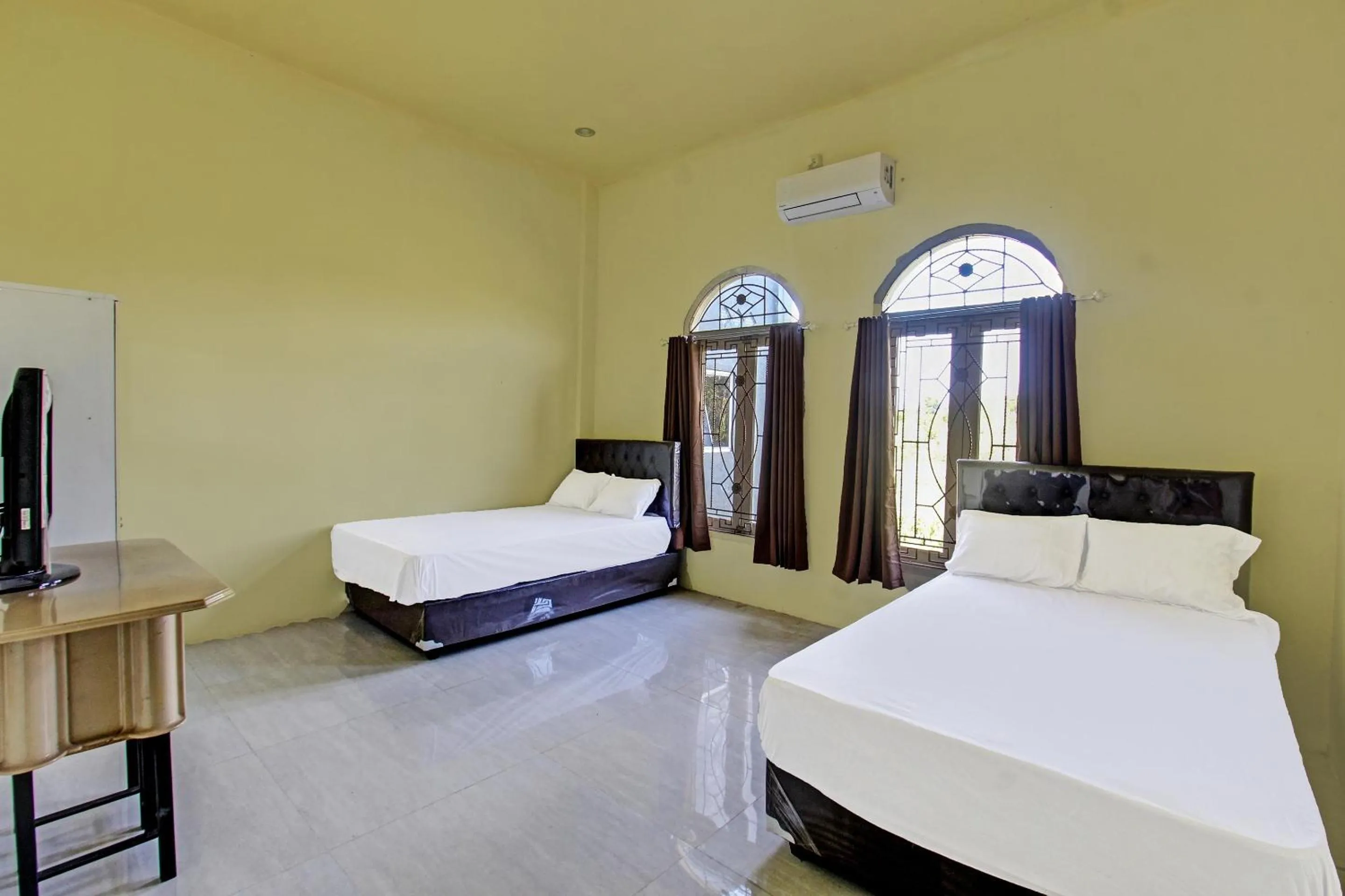 Bedroom, Bed in Hotel O Ayu Bypass MansionNearBundaran Gerung