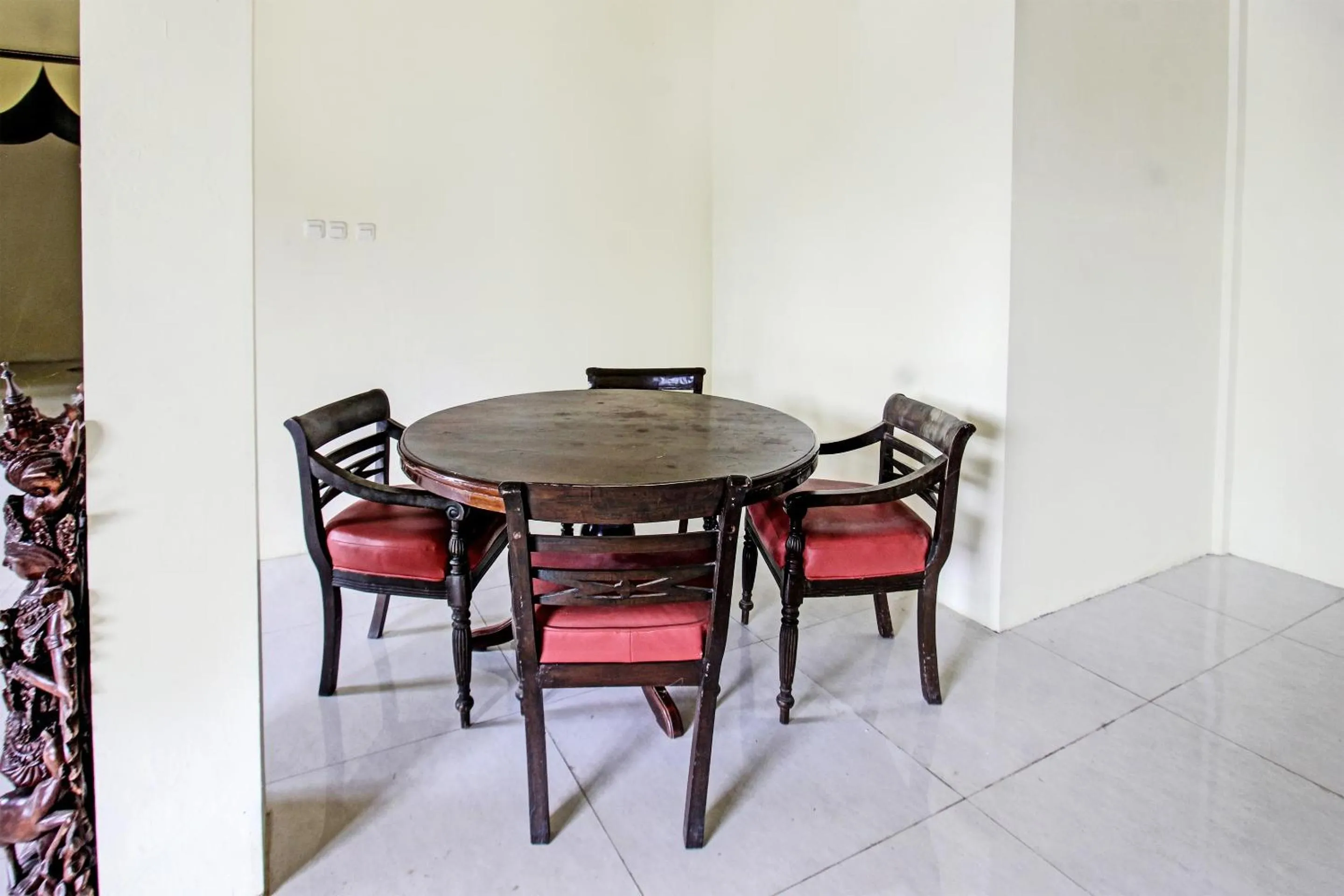 Lobby or reception in Hotel O Ayu Bypass MansionNearBundaran Gerung