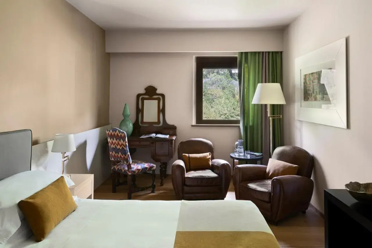 Deluxe Double or Twin Room in Park Hotel Ai Cappuccini Deluxe Double or Twin Room in Park Hotel Ai Cappuccini