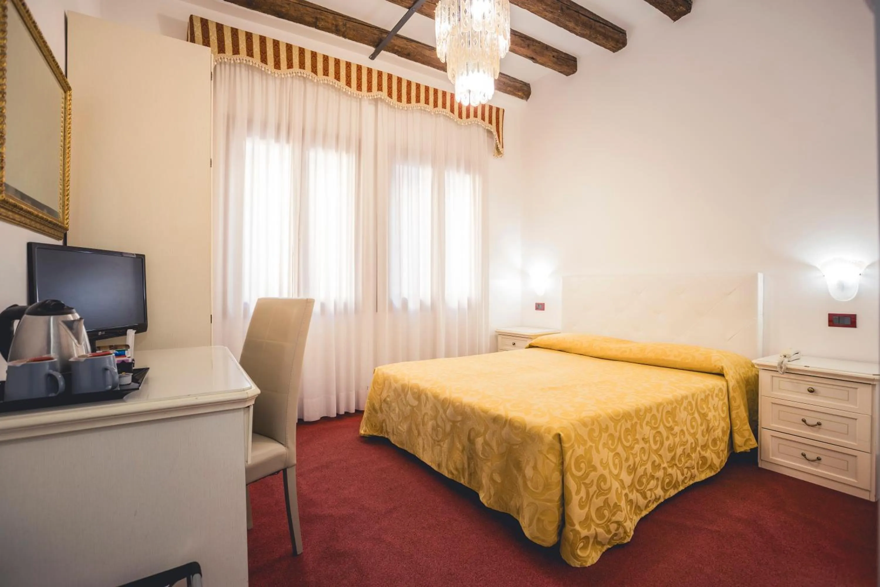 Bedroom, Bed in Locanda Ca' Lucrezia