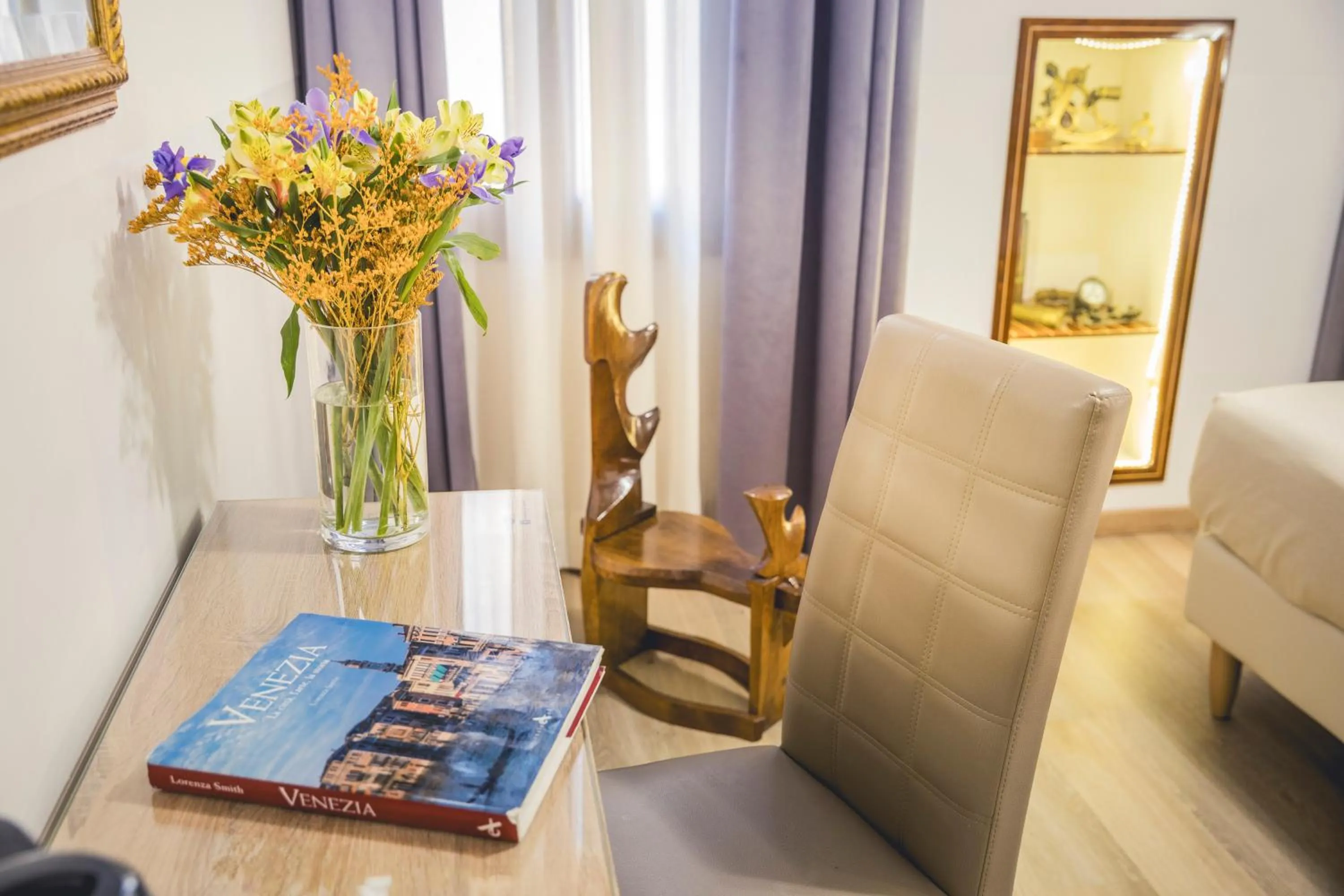 Seating area in Locanda Ca' Lucrezia