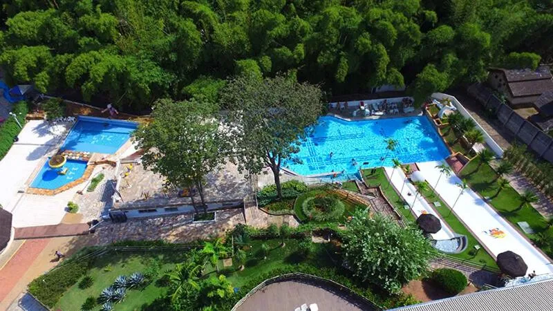 Swimming pool in Araras Apart Service I