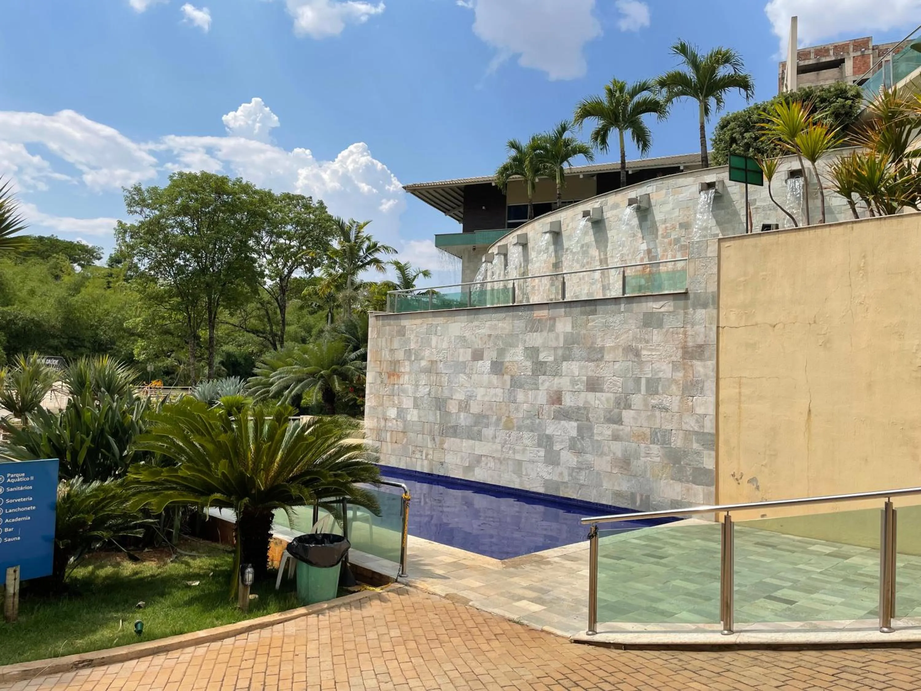 Swimming pool in Araras Apart Service I