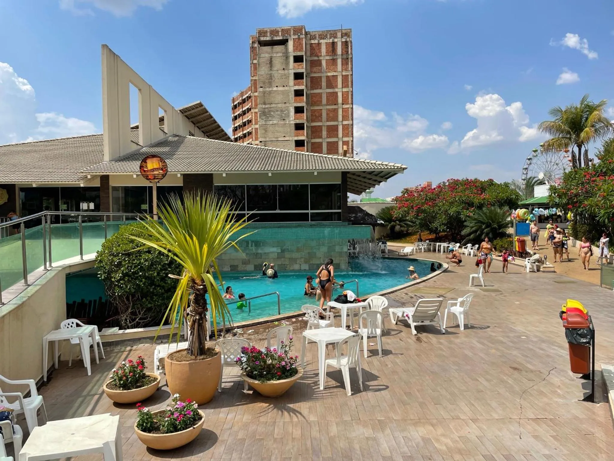 Swimming pool in Araras Apart Service I