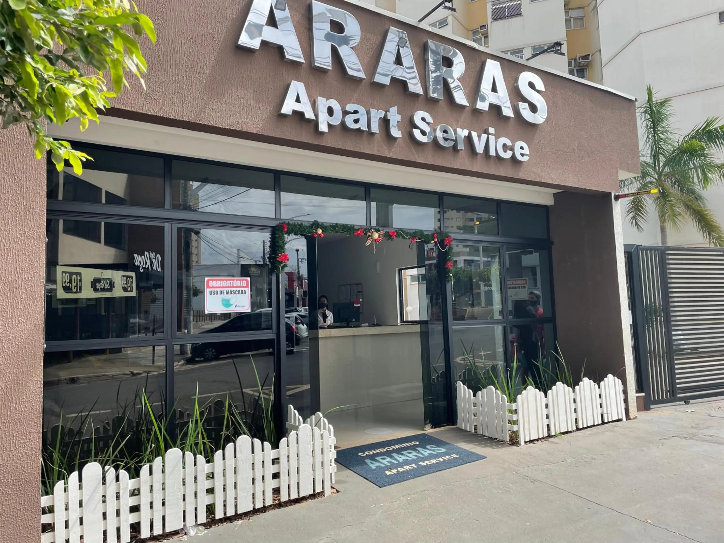 Facade/entrance in Araras Apart Service I