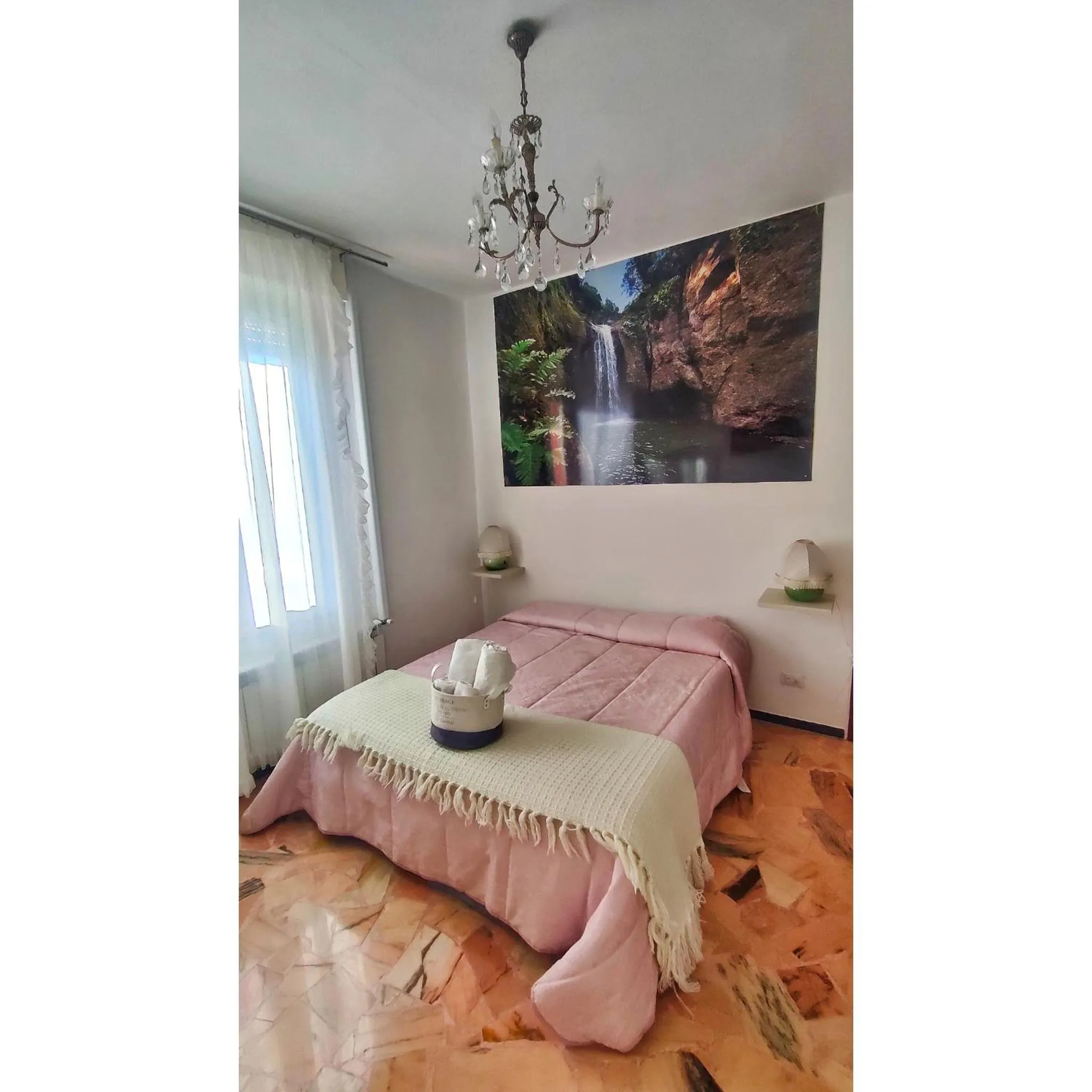 Bedroom, Bed in B&B Petit déjeuner