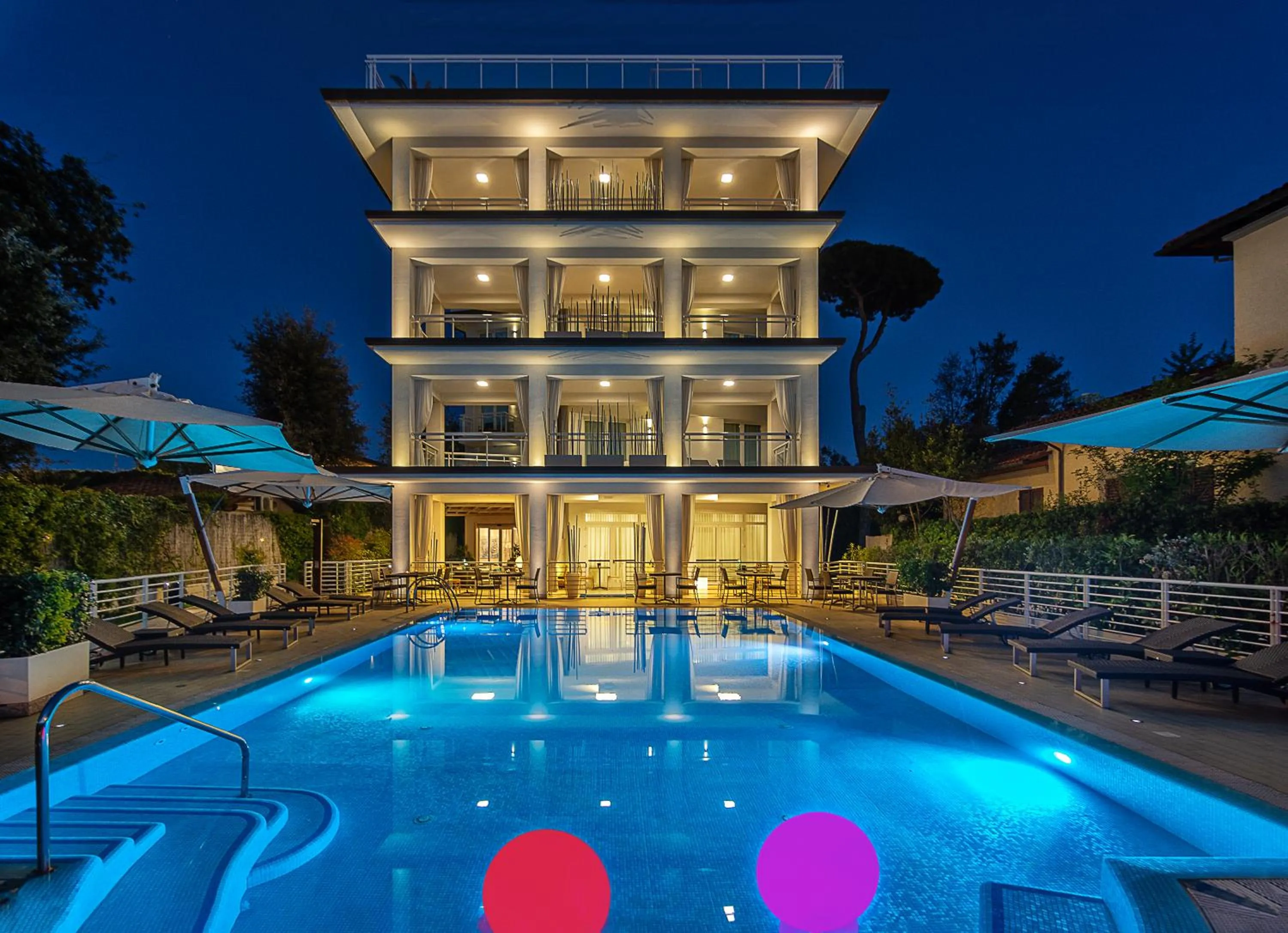 Property building in Hotel Central Park