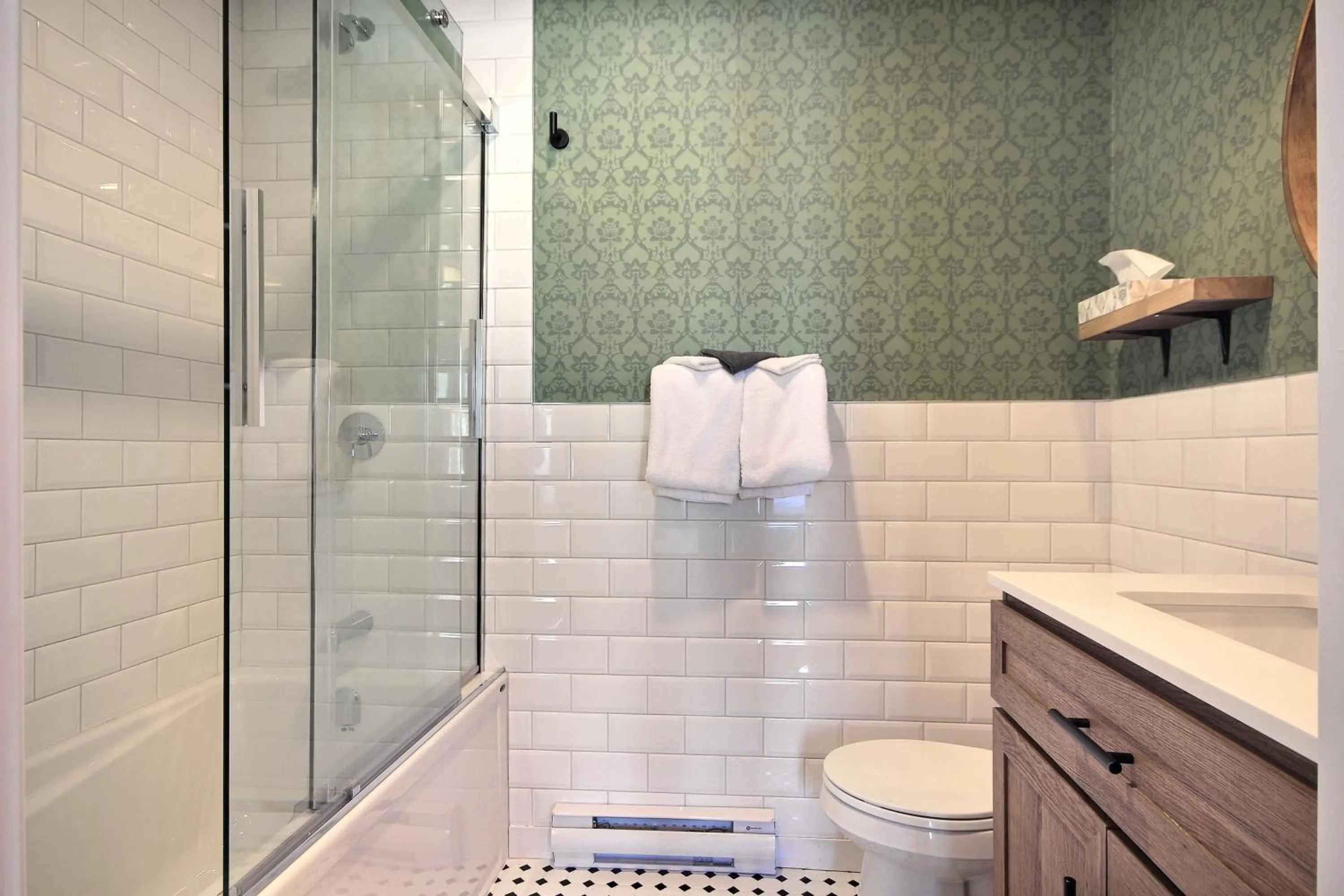 Shower in North House - Unique and Sunny Top Floor Old Quebec Gem