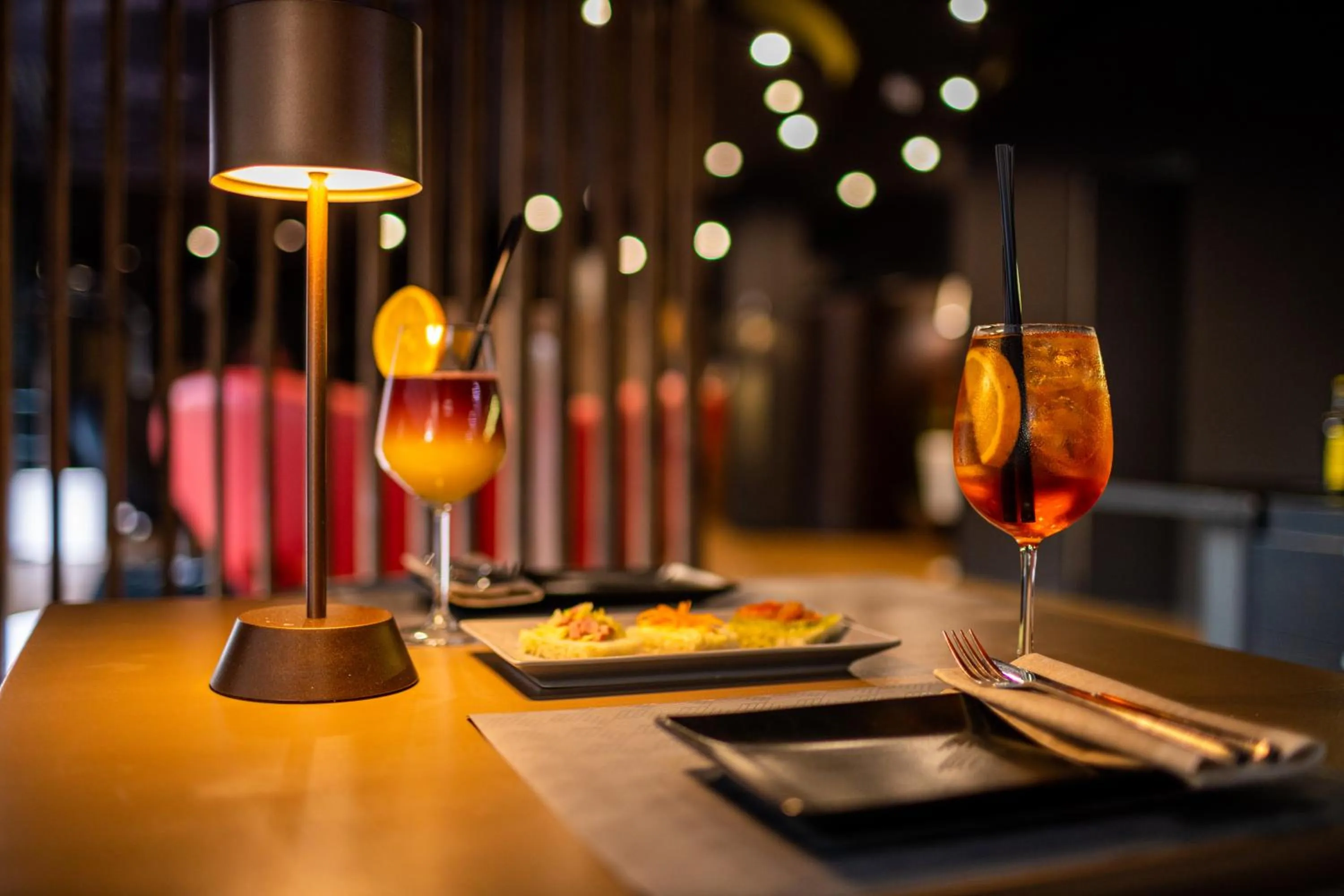 Restaurant/places to eat in Black Hotel