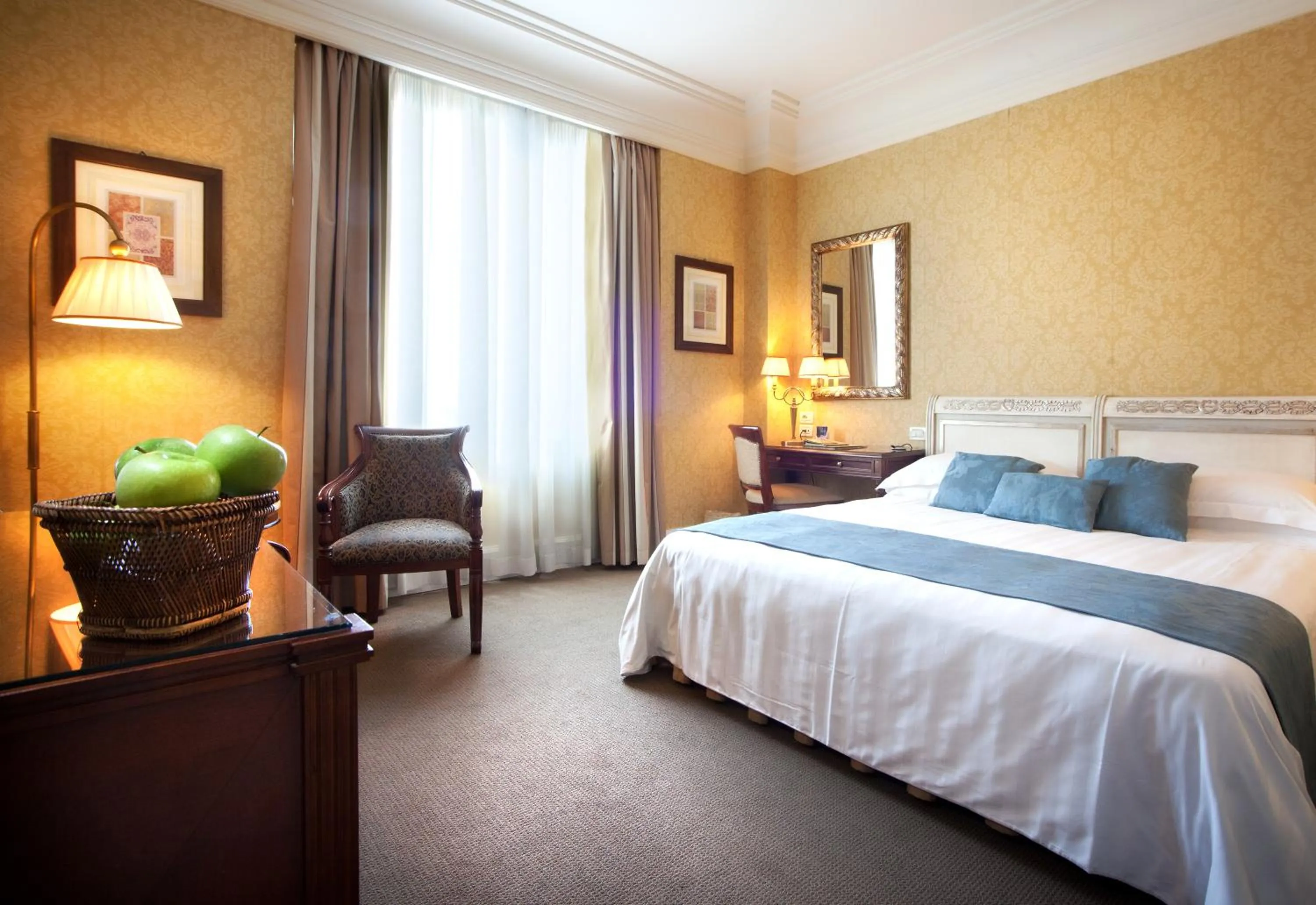 Bedroom, Bed in Mercure Catania Excelsior