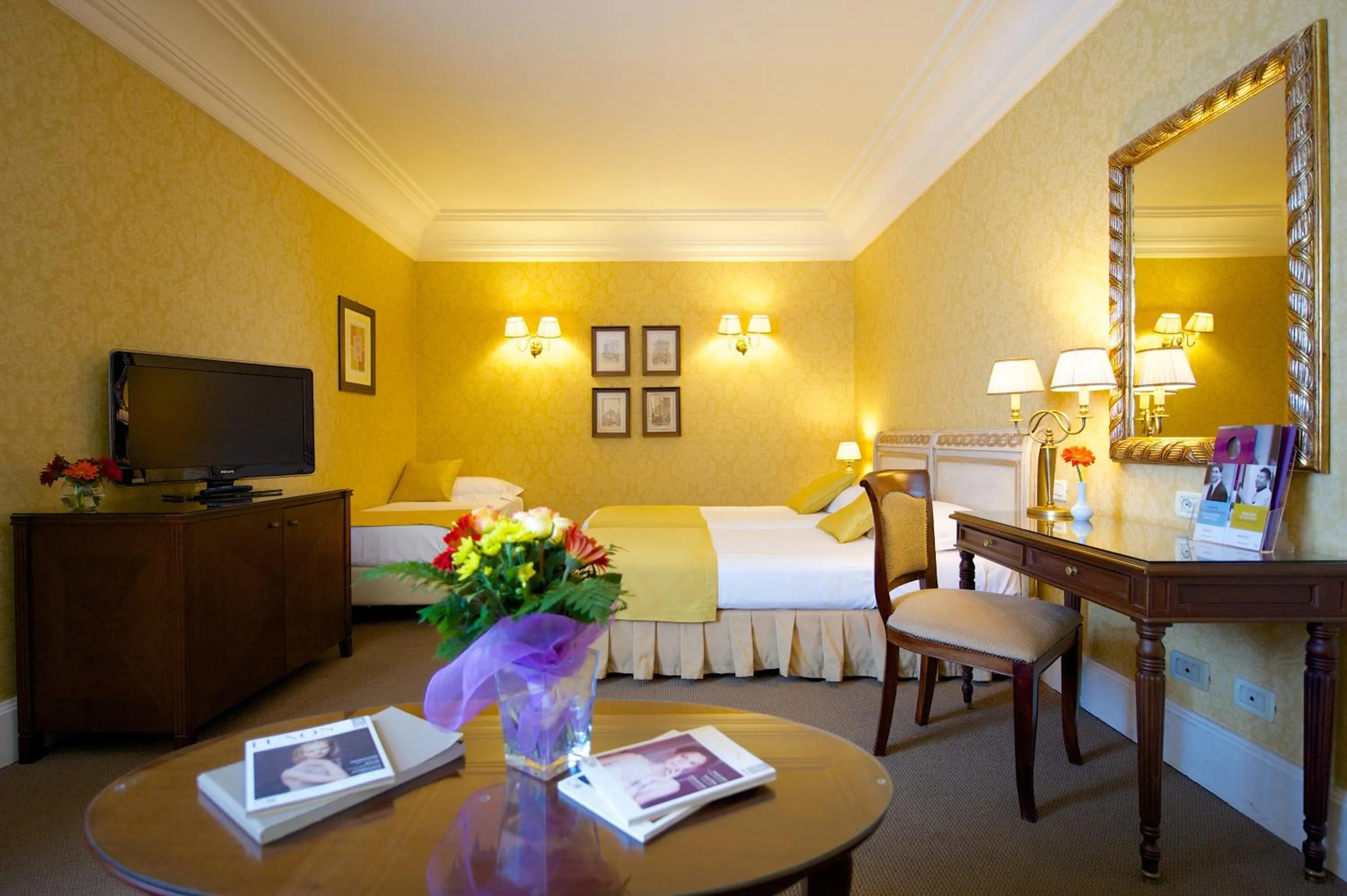 Photo of the whole room in Mercure Catania Excelsior