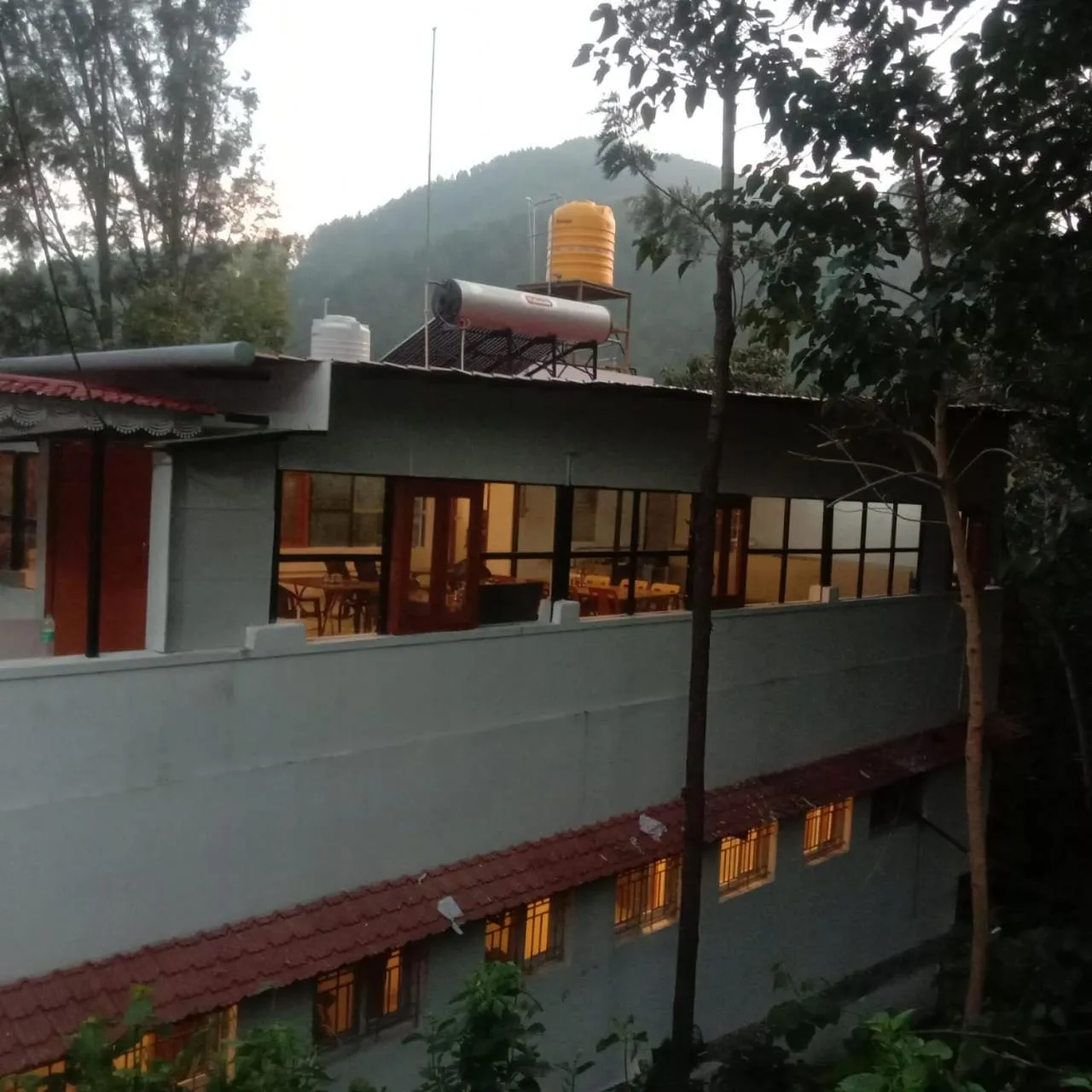 Restaurant/places to eat in Bhavan Resorts