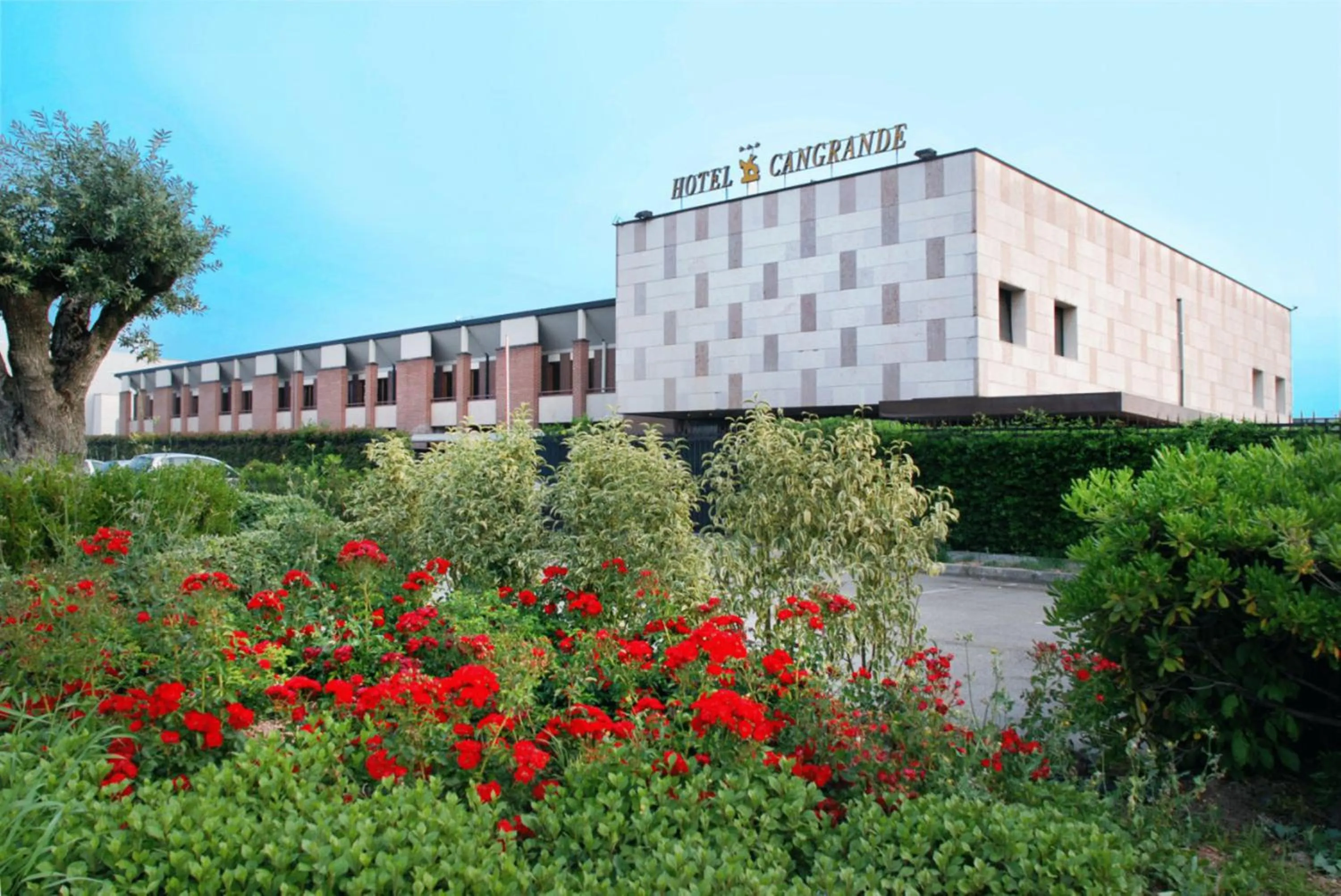 Property building in Hotel Cangrande Di Soave
