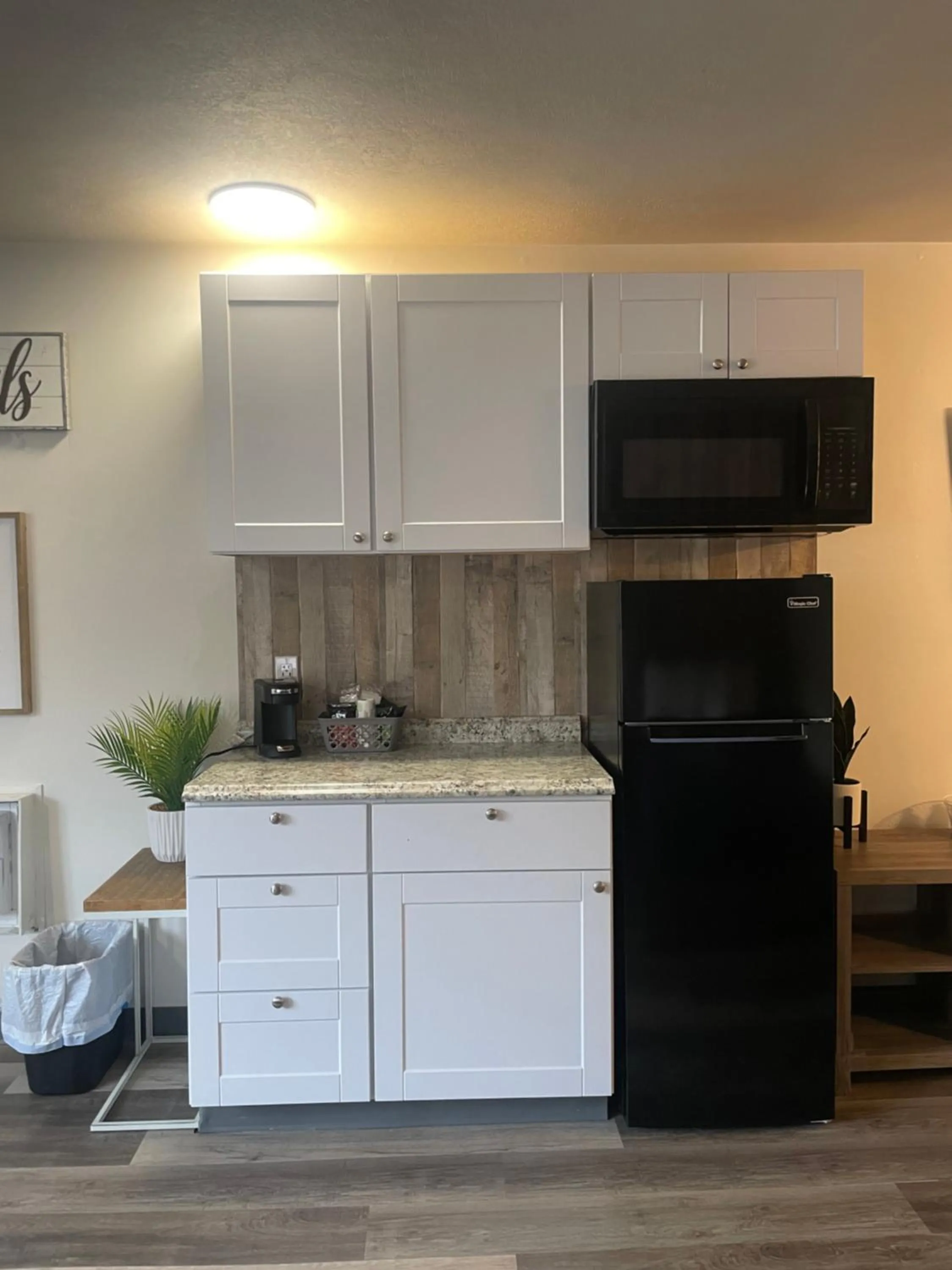 Kitchen or kitchenette in Jefferson Inn