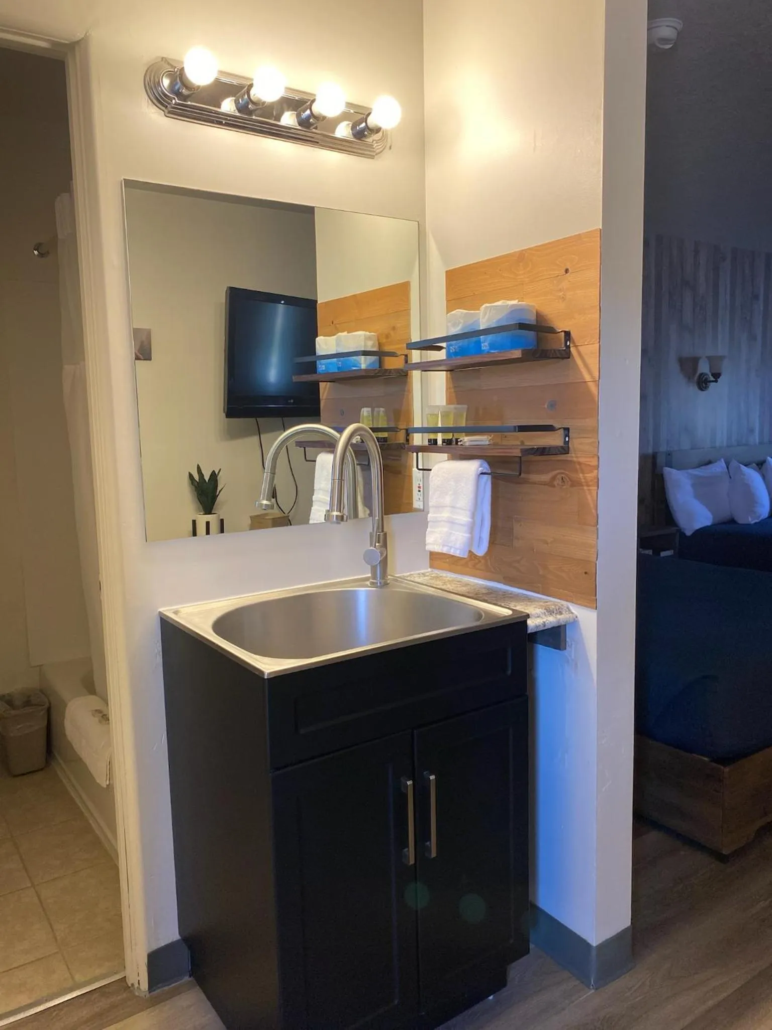 Bedroom in Jefferson Inn