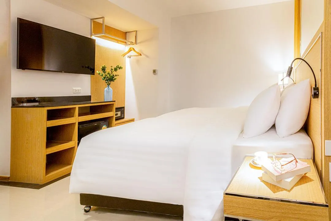 Bedroom, Bed in FX HOTEL NANA