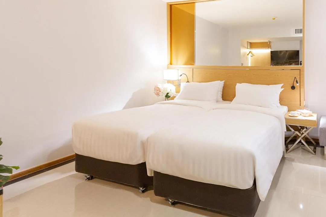 Bedroom, Bed in FX HOTEL NANA